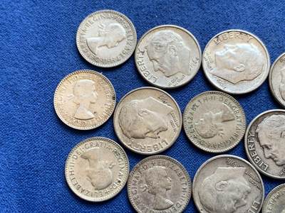 《竞宝斋》第449场 周日，周一，周二  3场连拍 （全场包邮，欢迎送拍） 16枚一组 美国1961-1964年罗斯福10分银币10枚（总重25克 900银）+ 澳大利亚1955-1964伊丽莎白女王二世3便士银币6枚（总重约8.45克 500银）