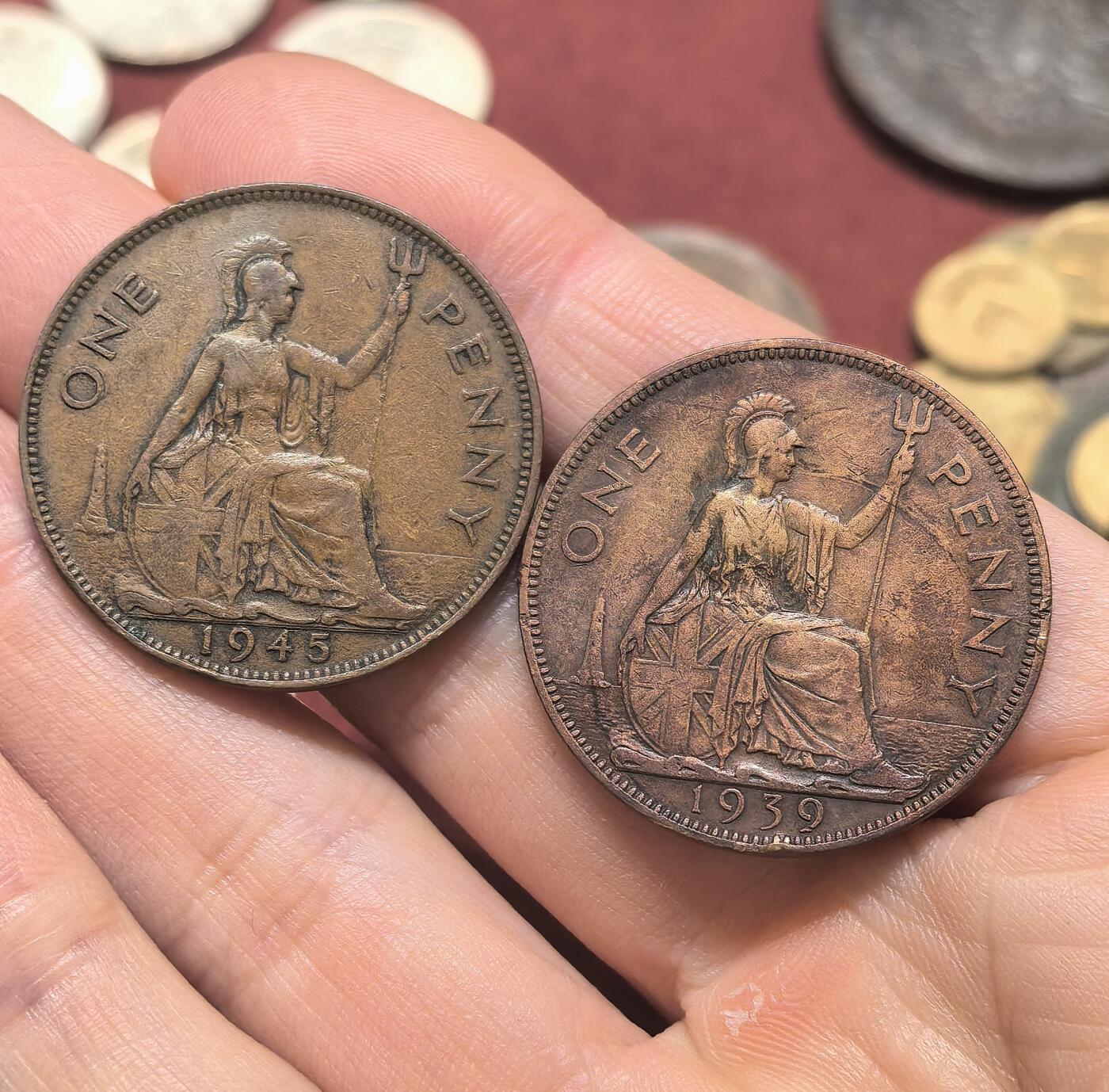 南宋泉阁俄币 外币 国币 专场第二十期 【送拍无额外佣金】 英国 1939/1945年 乔治六世1便士铜币一对 好品 字口不错