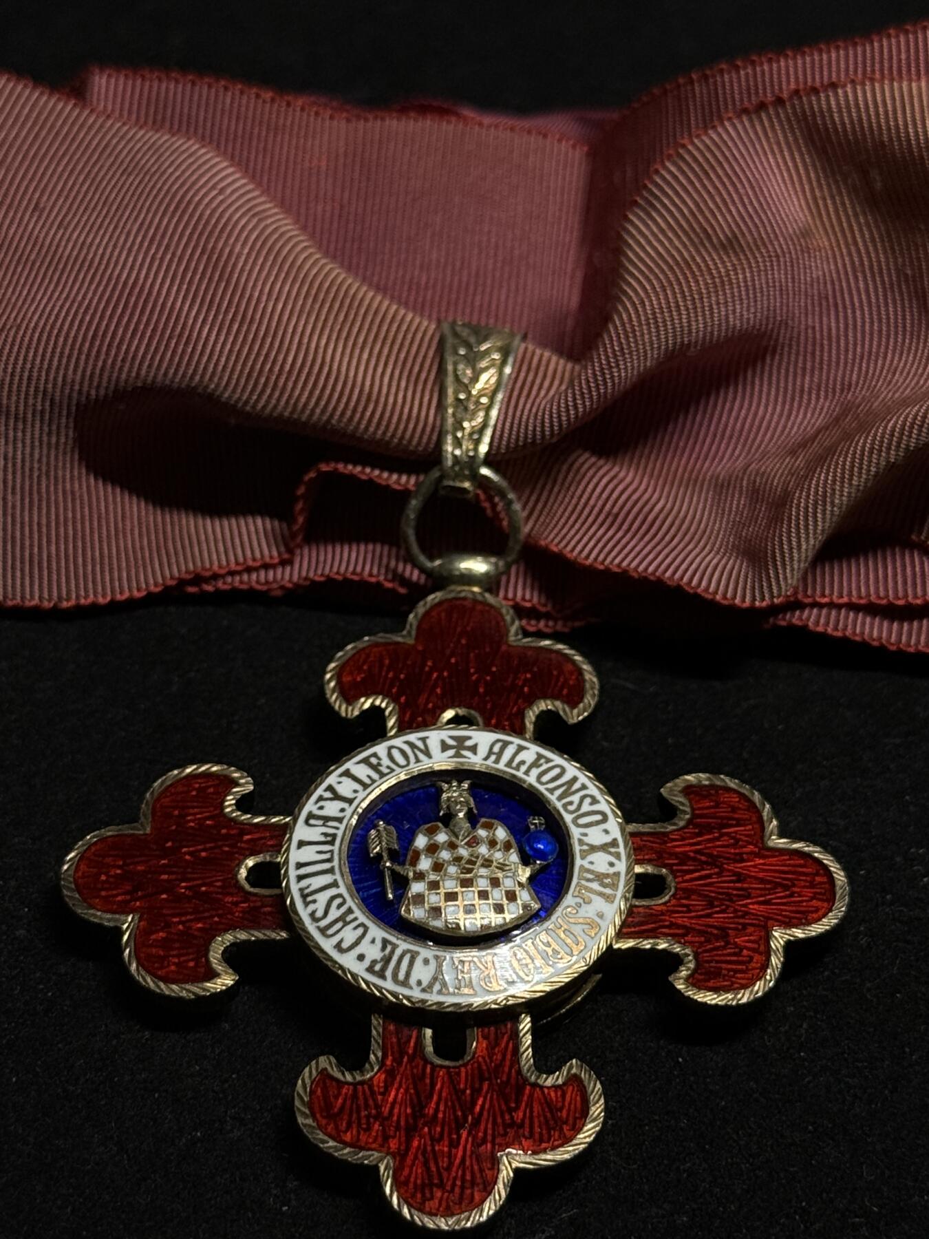 欢庆元旦！戎马世界章牌大赏第109期元旦大拍 西班牙指挥官级阿方索十世勋章，银制，授予在学术领域表现突出的个人，品相很好，少见