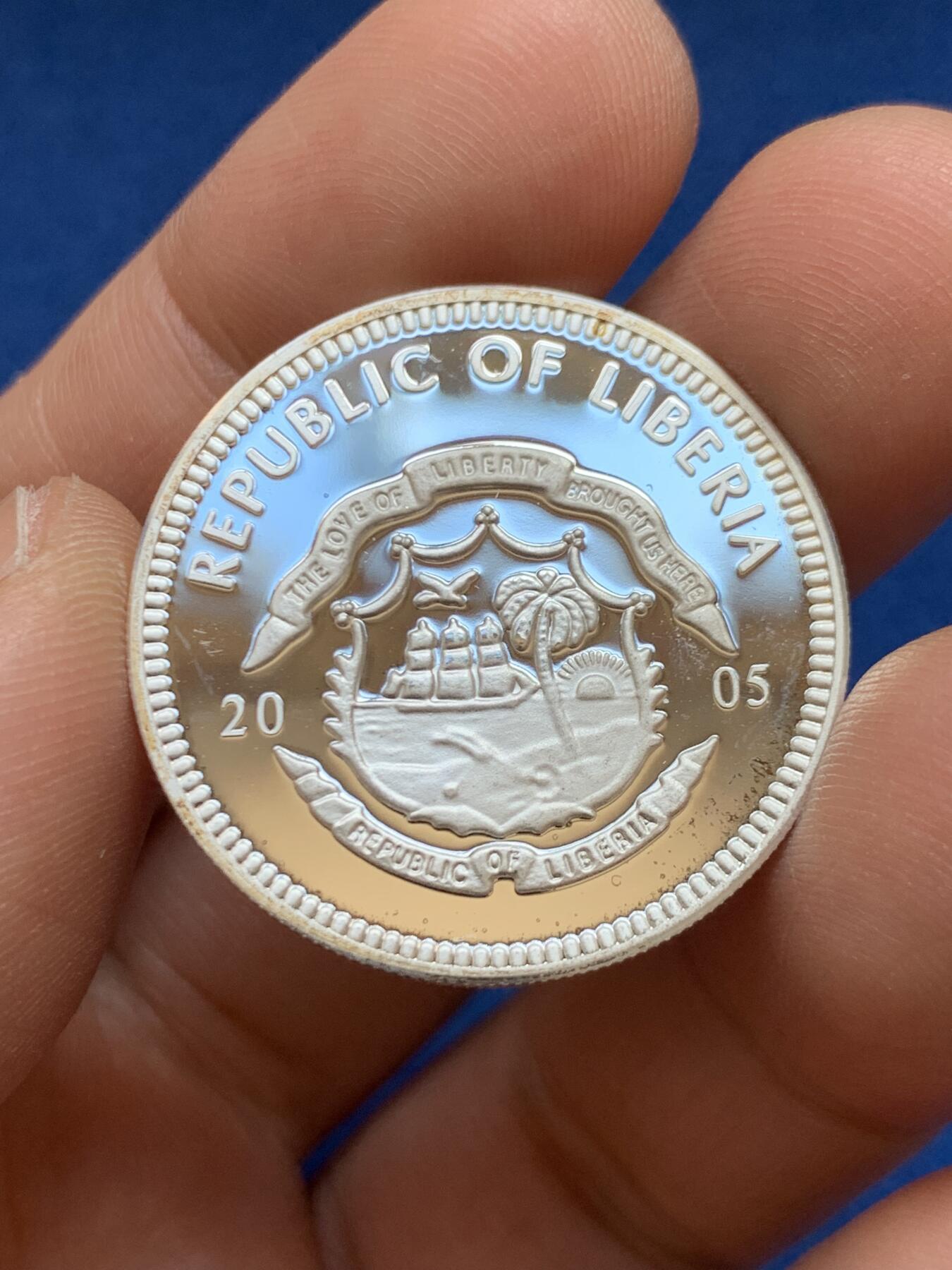 《竞宝斋》第449场 周日，周一，周二  3场连拍 （全场包邮，欢迎送拍） 利比里亚2005年纪念2008年北京夏季奥运会5元精制小银币 999银 约10克