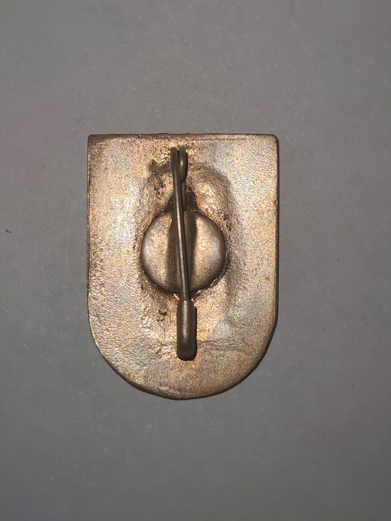 韵星假日拍卖第三十三期 -- Rimey Holidays Auction 33 埃及共和国/王国苏哈杰省政府工作人员证章 少见 早期法国代工版本