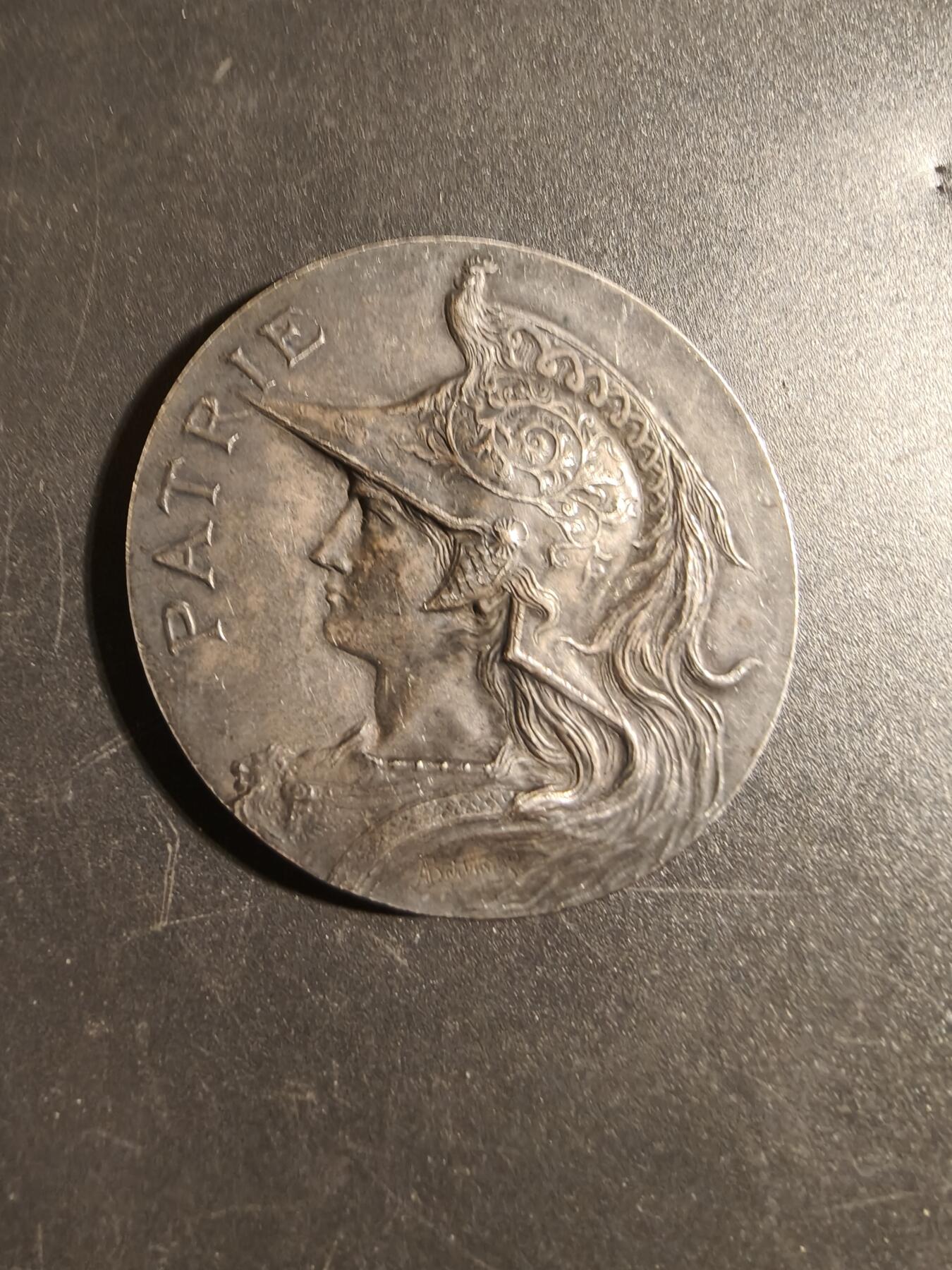 老王徽章第171期 法国公鸡头玛丽安娜镀银大铜章     大师波特作品     直径46mm     重量42.3g