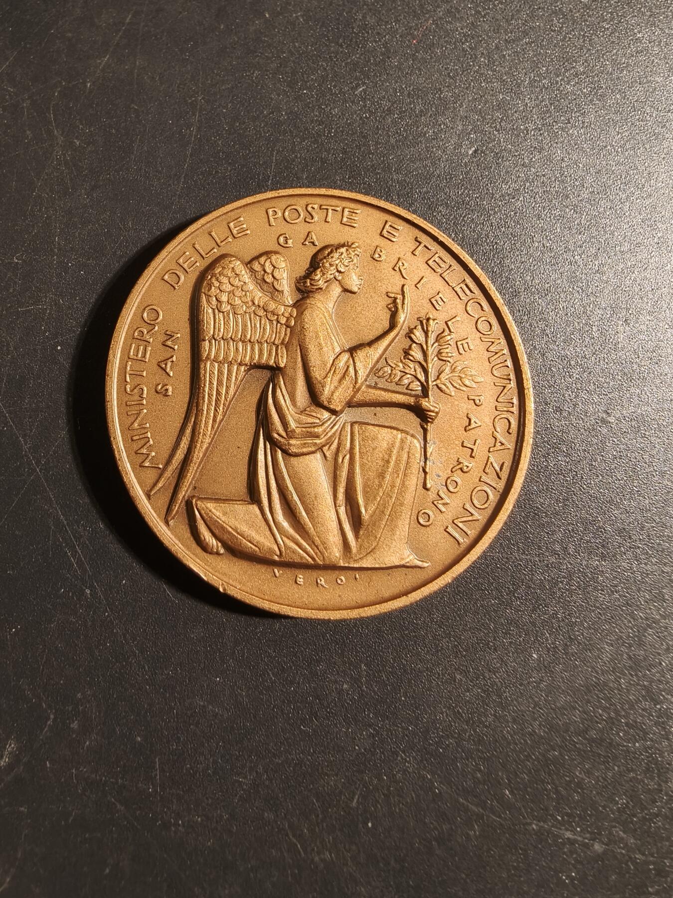 老王徽章第171期 意大利邮政百年大铜章    直径40mm    重量33.4g