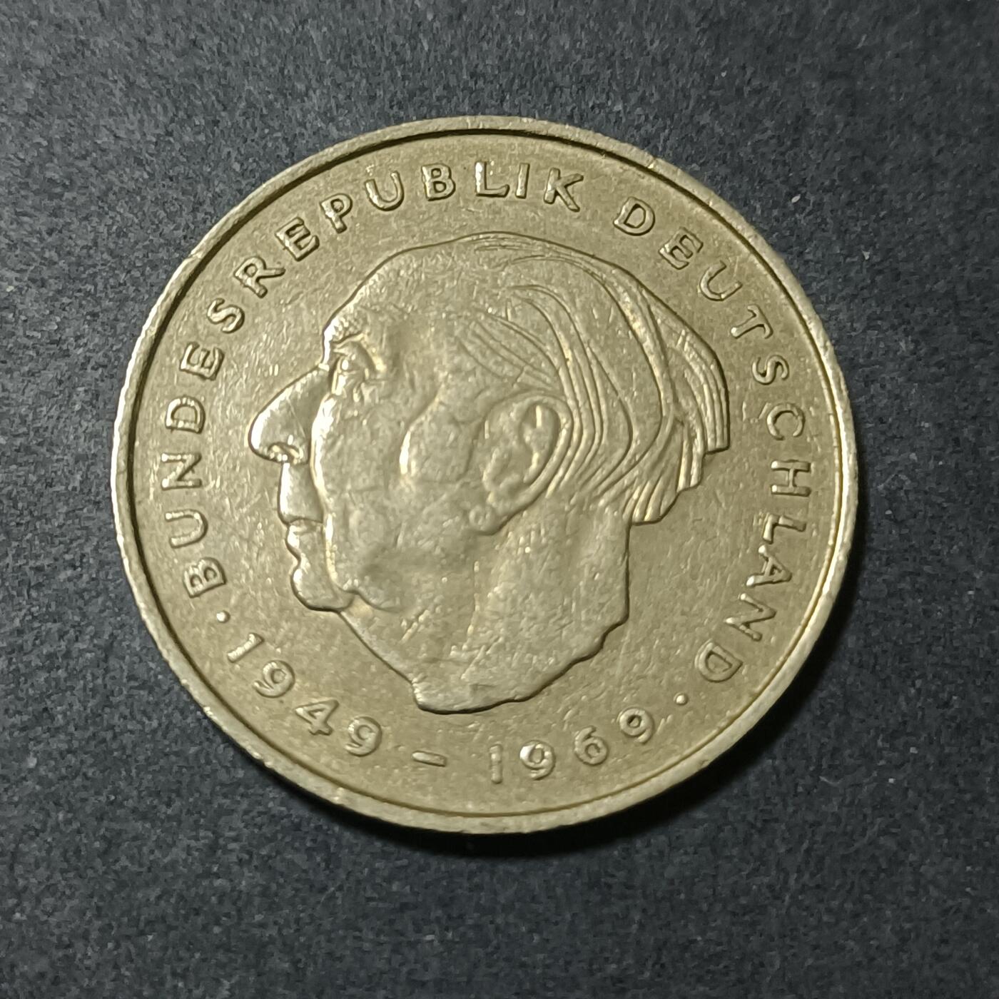 【游宝包邮场】蛇年第101期 世界各国纪念币 德国-2马克 1972年 首任总统特奥多尔·豪斯(Theodor Heuss)