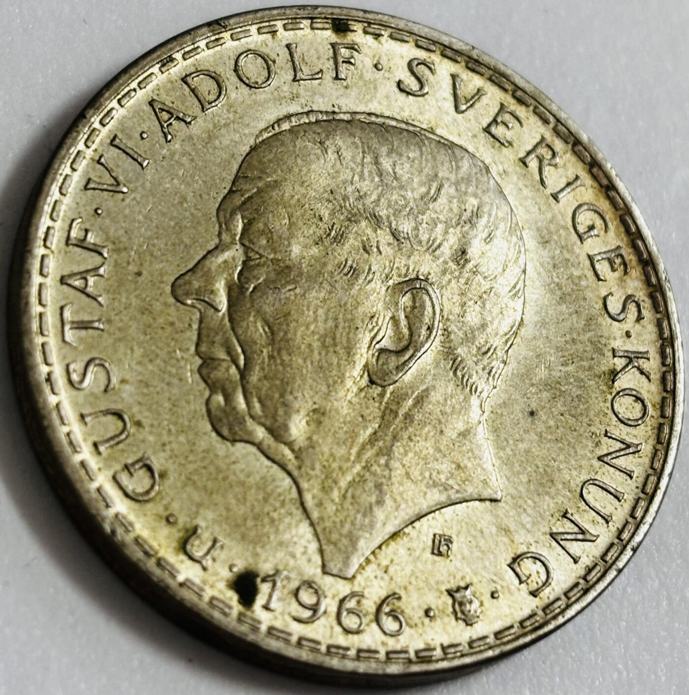 文馨钱币收藏第 286 场，圣诞节专场【 长期接收代拍品低至 0 佣金】 少见 1966 年瑞典古斯塔夫六世时期，宪法改革 100 周年 5 克朗纪念大银币，原光黄油底 400 银，18 克，状态极佳