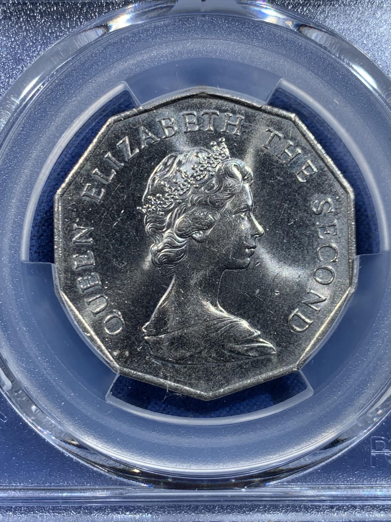 《竞宝斋》第449场 周日，周一，周二  3场连拍 （全场包邮，欢迎送拍） PCGS MS62 香港1979年花冠女王大五元镍币特年！ 多边形5元 发行仅3年