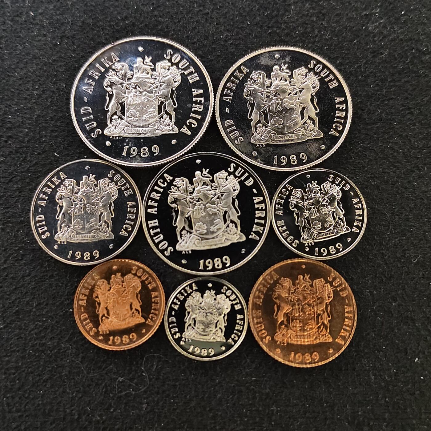 【全场包邮】纯粹捡漏拍488场（免费代拍第25场） 南非1989年8枚精制套币-含1兰特银币（32.6毫米15克）+1兰特镍币（31毫米12克）2版本精制币