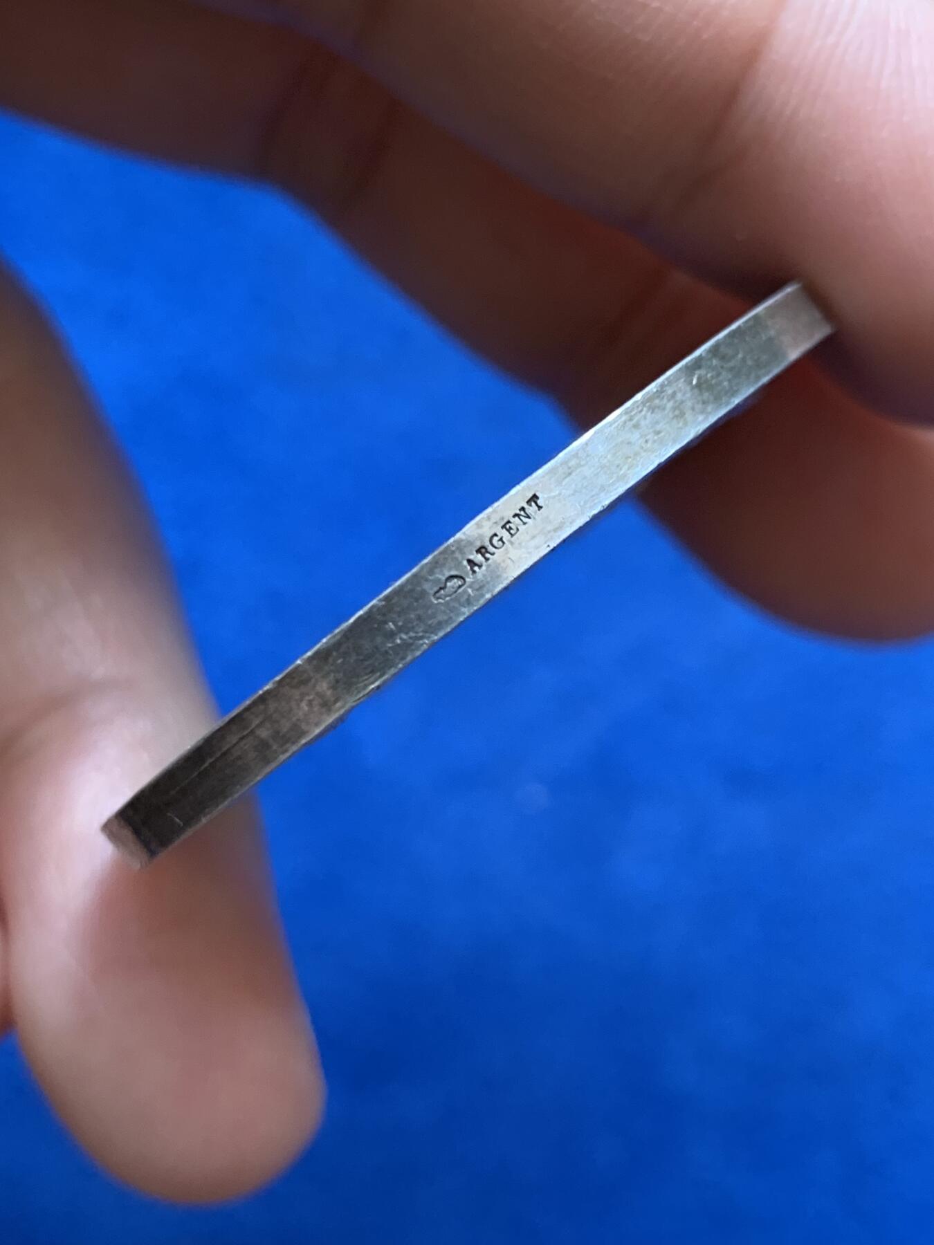 《竞宝斋》第449场 周日，周一，周二  3场连拍 （全场包邮，欢迎送拍） 婚礼银章 细节精美 31.6克 41.6mm超大规格 丰饶角银标 