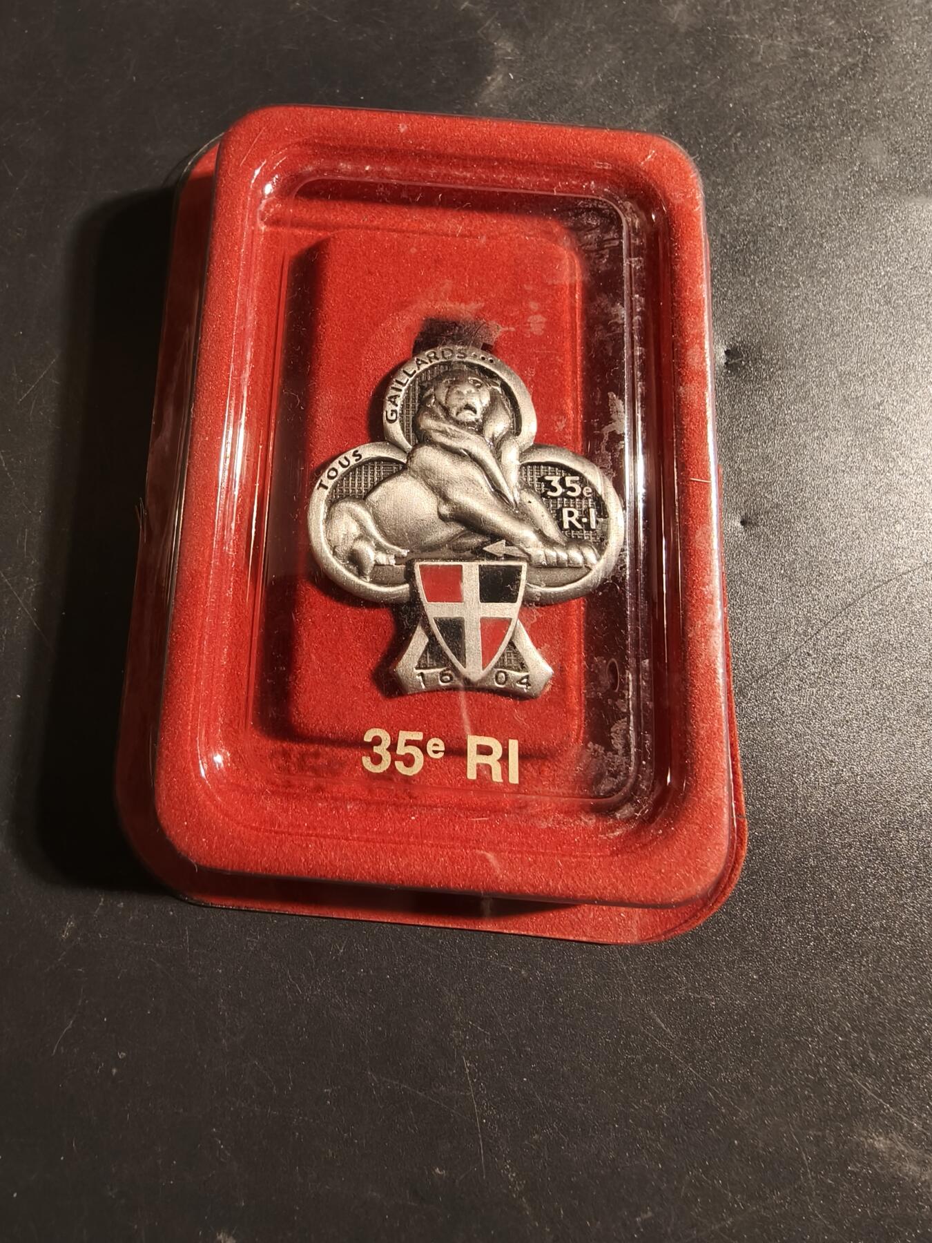 老王徽章第171期 法国第35步兵团证章    原盒