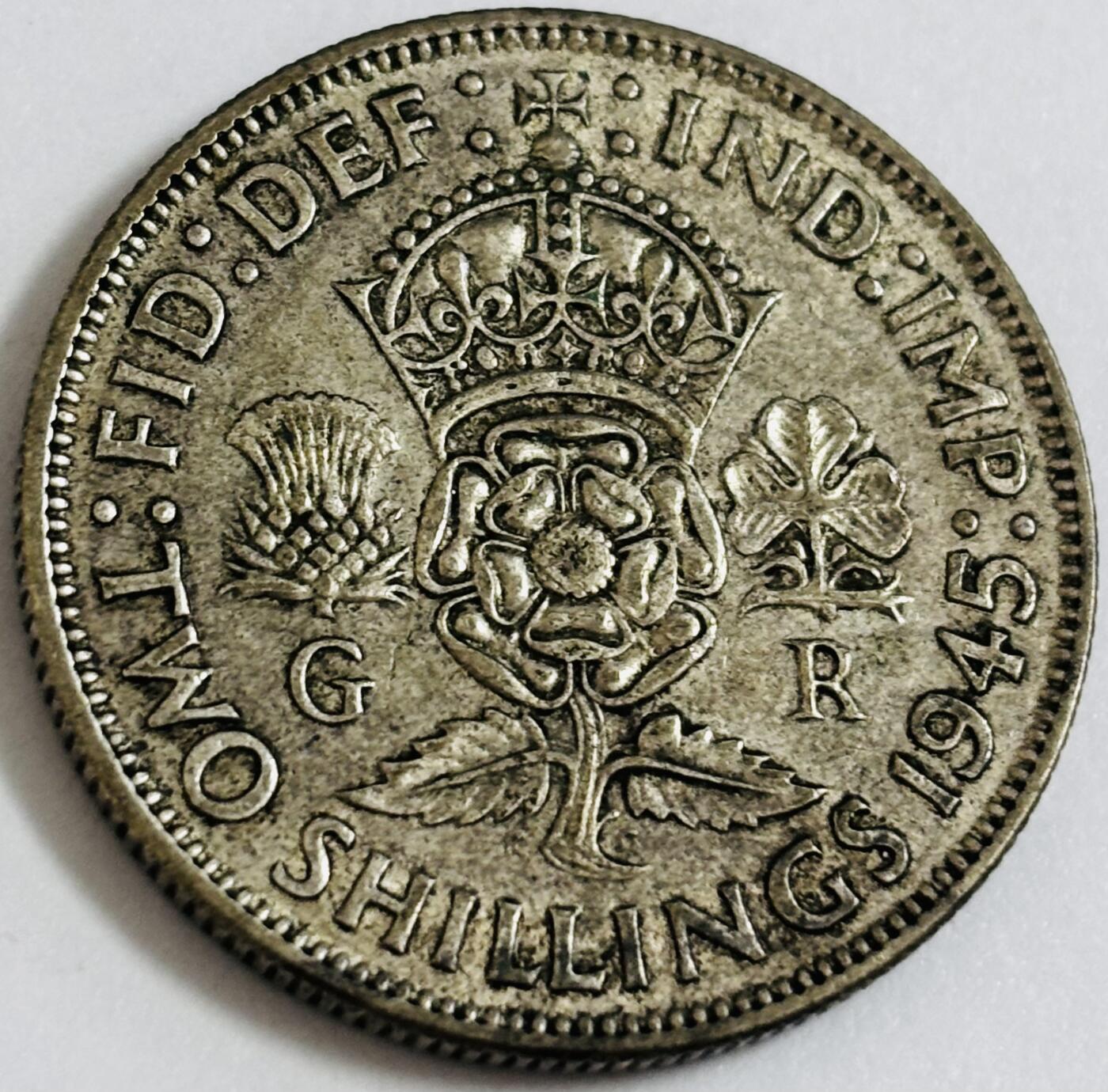 文馨钱币收藏第 286 场，圣诞节专场【 长期接收代拍品低至 0 佣金】 好品 1945 年英国乔治六世 2 先令银币，500 银 11.3 克