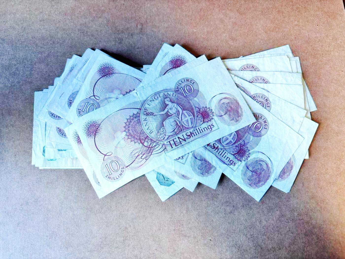 【Blue Auction】世界纸币精拍第766期——18级TOP拍卖/信誉/品质/专业/高效💫 【一组31张】英国 D序列1镑9张&10先令22张 流通品相