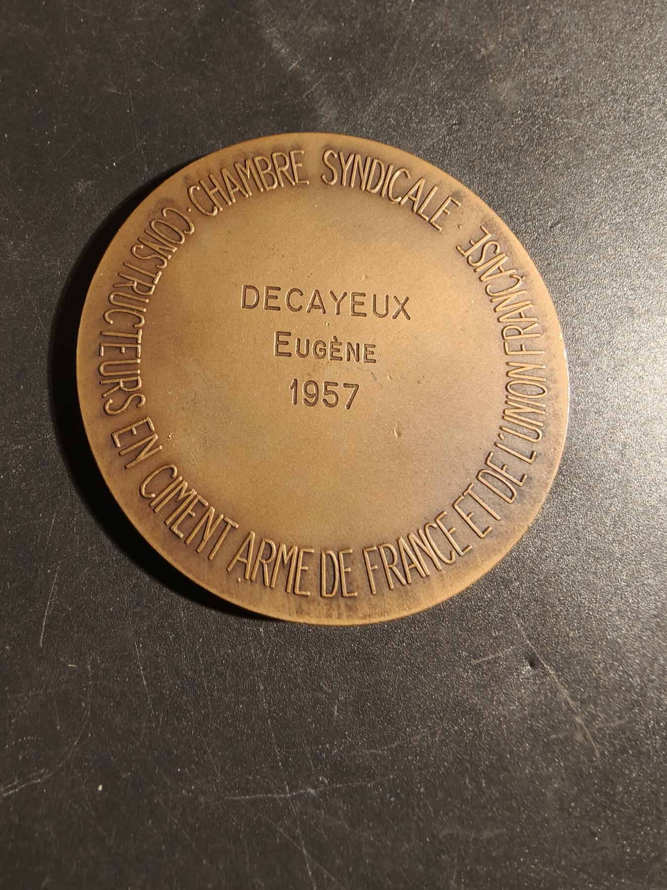 老王徽章第171期 法国及法兰西联盟钢筋混凝土建筑商同业公会大铜章    原盒     直径60mm     重量96.2g