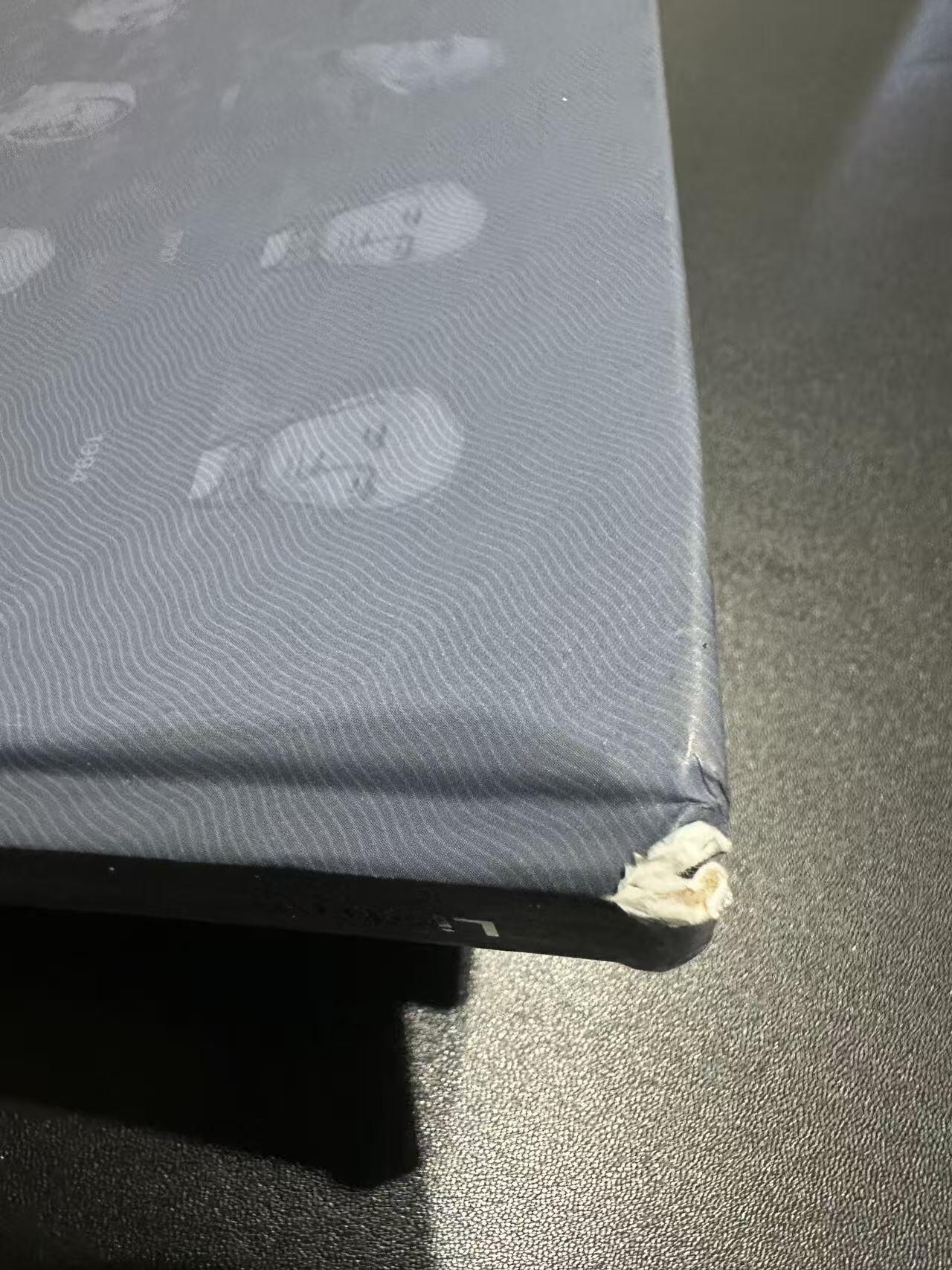 《外钞收藏家》第五百九十六期（精品大拍场）（本平台长期征集拍品、欢迎藏友们联系合作） 拉脱维亚纸币目录书一本 印刷精美 里面都是实钞扫描图 除边角有些磕碰  接近全新 