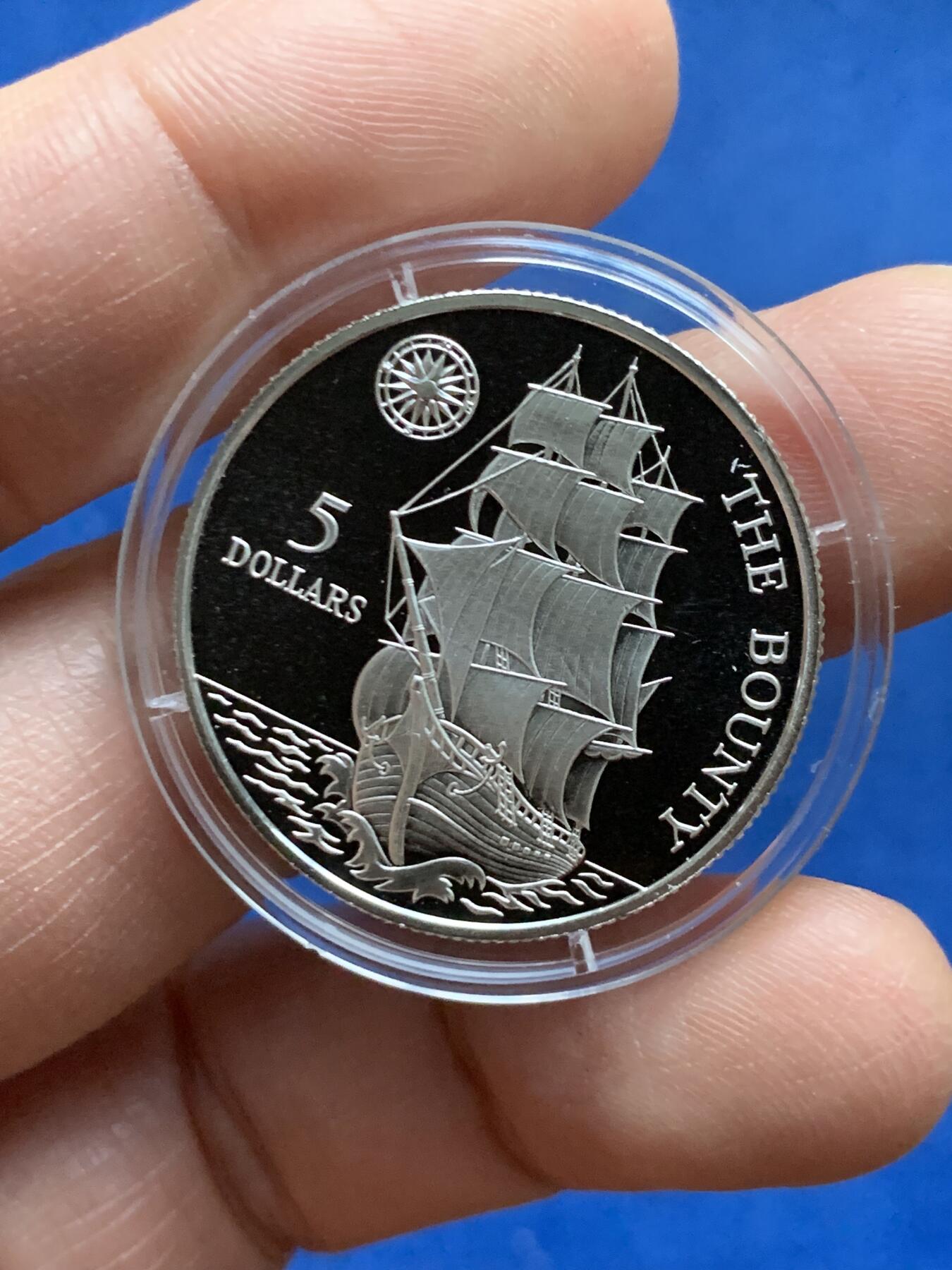 《竞宝斋》第450场 周日，周一，周二  3场连拍 （全场包邮，欢迎送拍） 纽埃1992年邦蒂号5元精制小银币 500银 9.9克