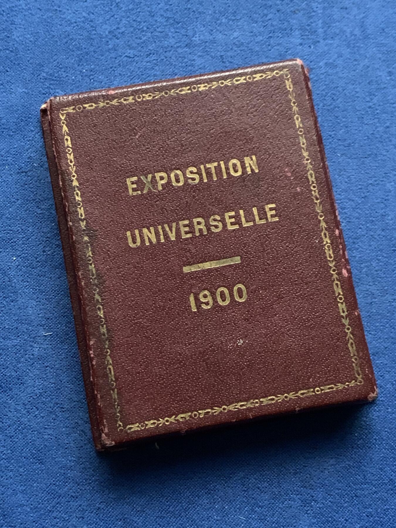 《竞宝斋》第450场 周日，周一，周二  3场连拍 （全场包邮，欢迎送拍） 名家奥斯卡罗蒂作品 1900年世博会镀银铜质方章 35.5克 35.8*50.8mm 丰饶角铜标 带原盒 高浮雕 好品