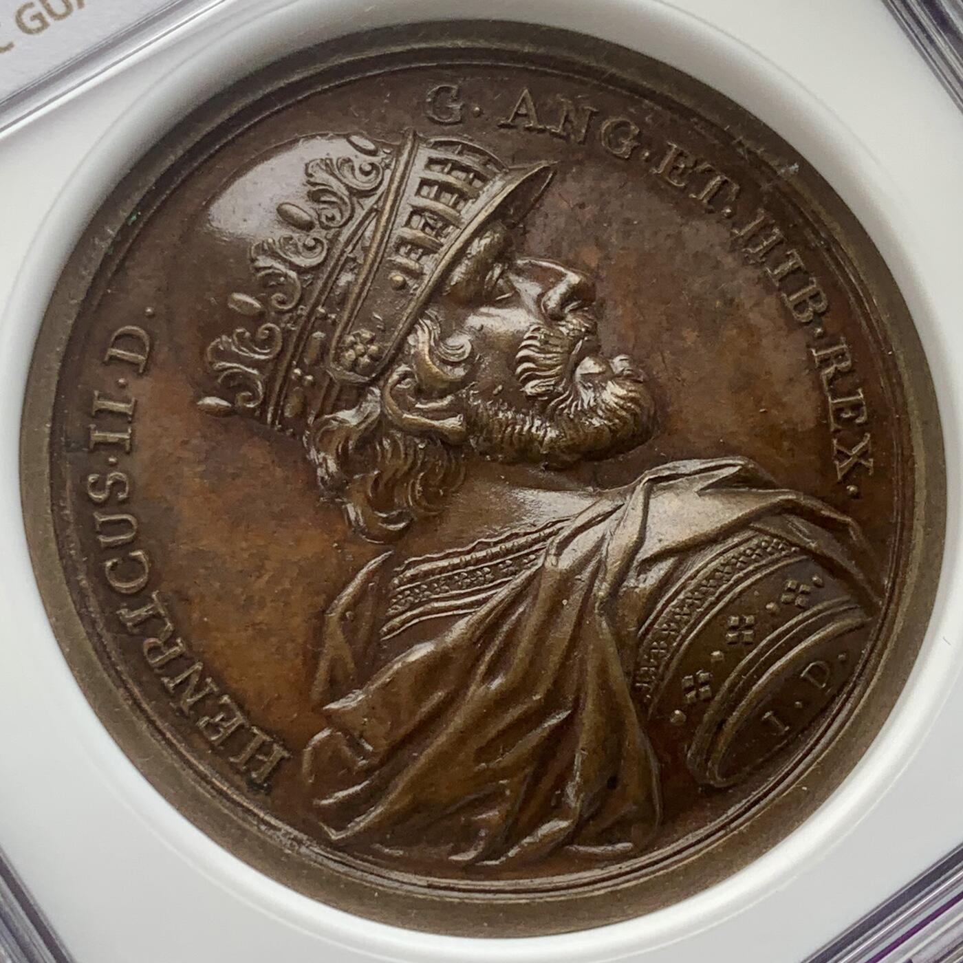 掌中浮雕-藏着的欧洲第047场 NGC MS63 : Dassier英王系列章之亨利二世纪念铜章，40mm