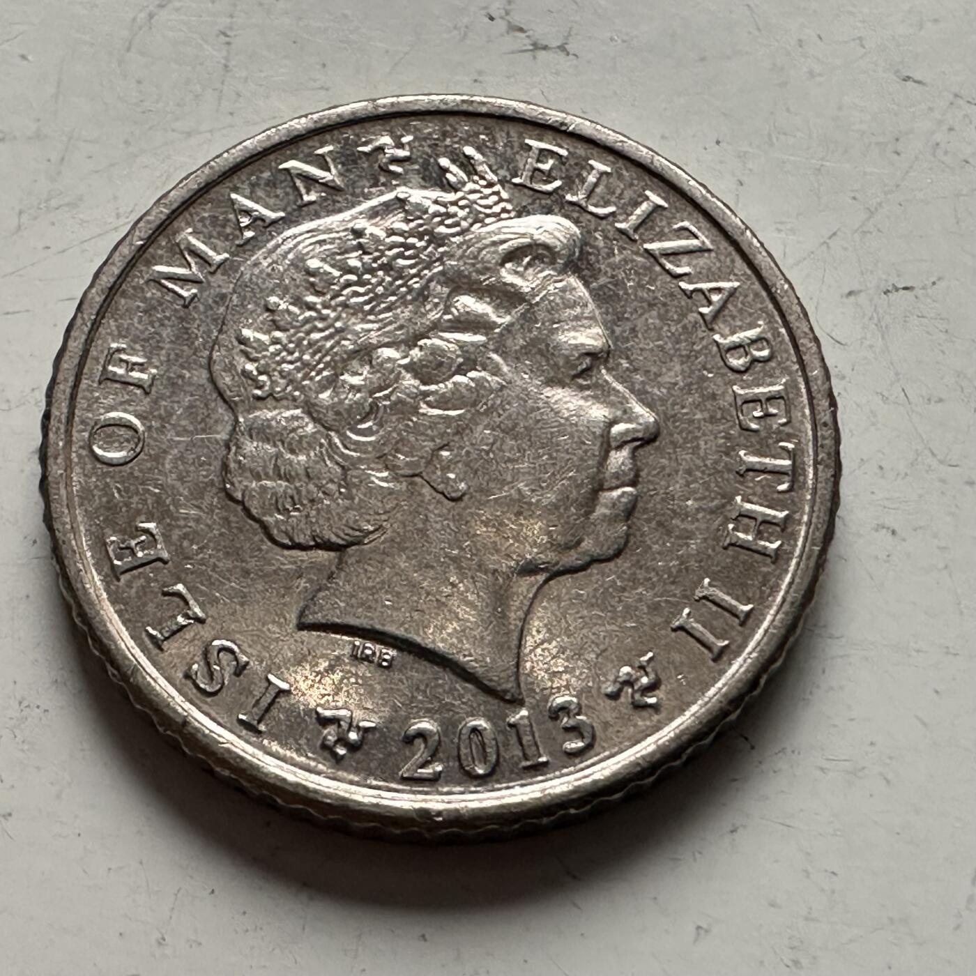 🌹外币初藏🌹🐯2025年第144场  每周二四六晚8️⃣点 接代拍 马恩岛2013年5便士 a