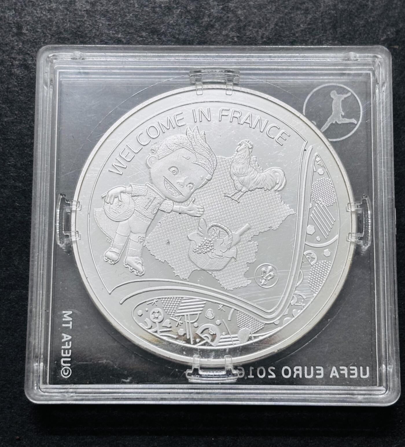 文馨钱币收藏第 286 场，圣诞节专场【 长期接收代拍品低至 0 佣金】 全新带原盒   2016年法国欧洲杯铜镀银纪念章