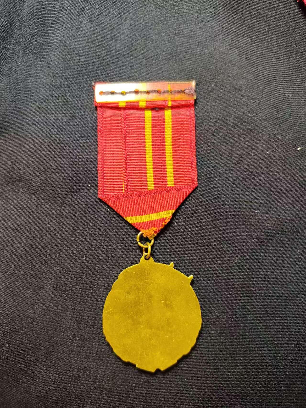 罗岚⭐爱藏⭐甄选专拍第二场-分享拍场赚佣（实体店在建中···） 苏中友谊万岁勋章 1951国务院版本 波兰版挂（颁发给援建工程的东欧专家等） 铜质鎏金镶珐琅材质