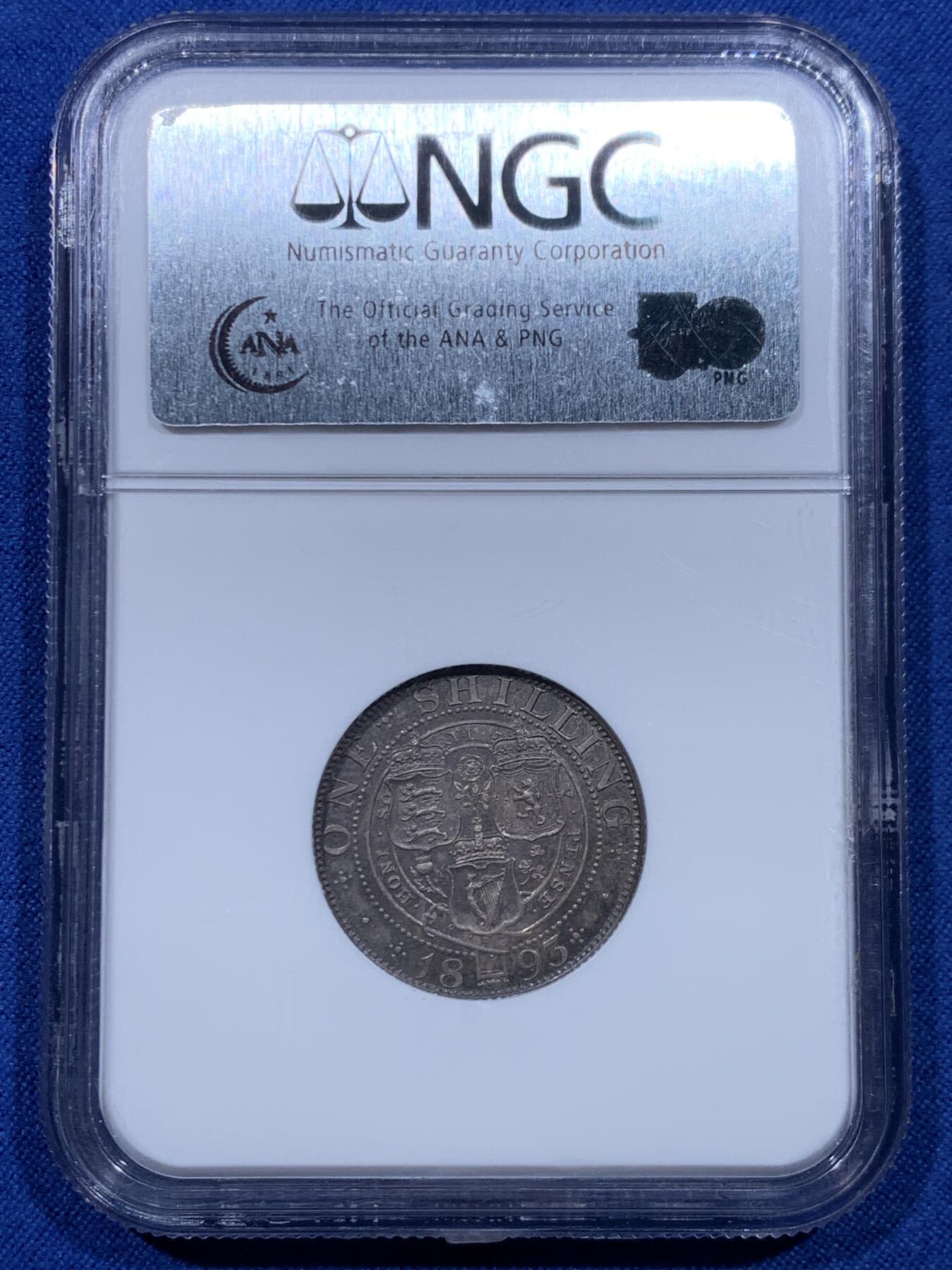 《竞宝斋》第450场 周日，周一，周二  3场连拍 （全场包邮，欢迎送拍） NGC MS64 英国 1893年 维多利亚披纱一先令 紫罗兰包浆 底板状态很好 很漂亮的小银币