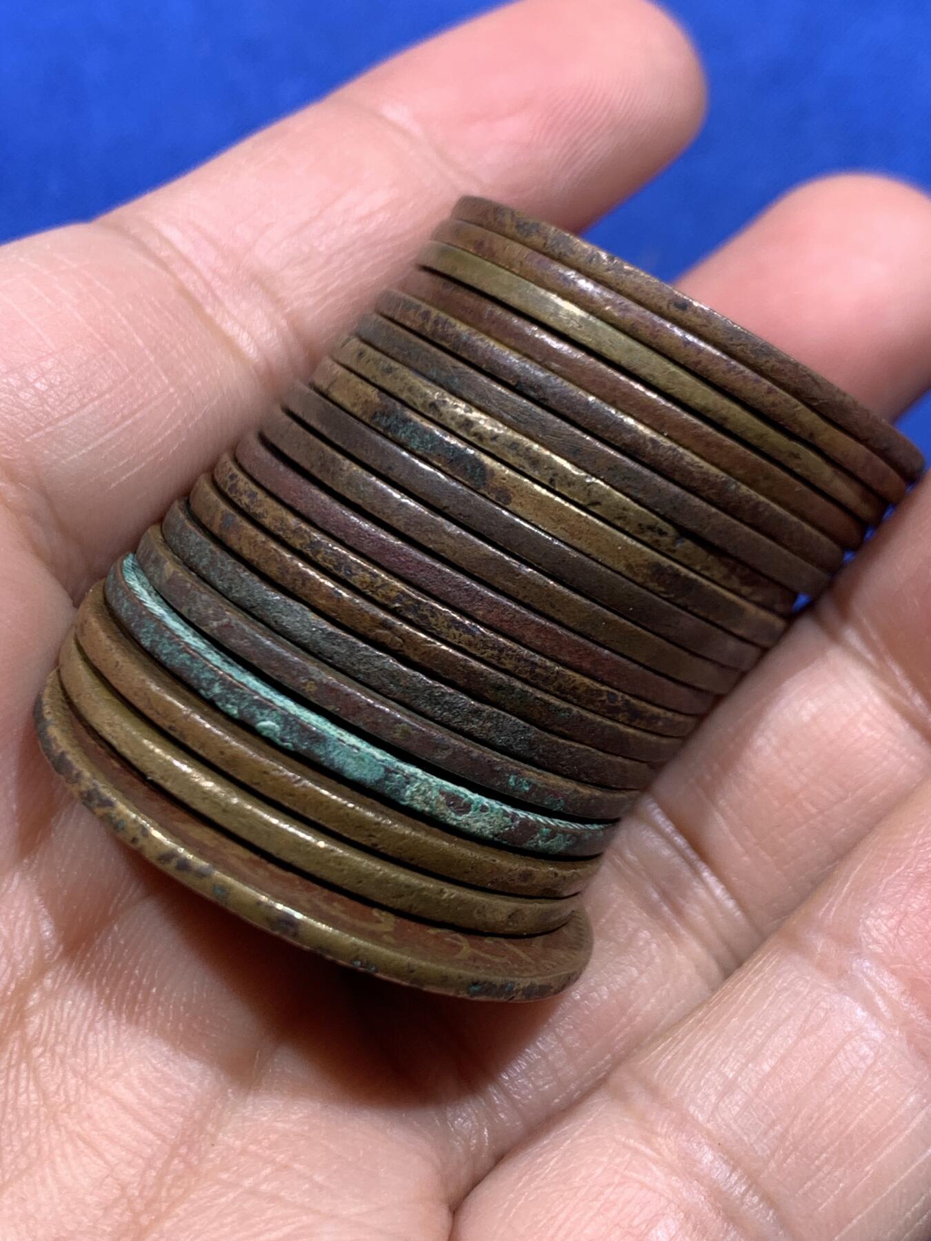 《竞宝斋》第450场 周日，周一，周二  3场连拍 （全场包邮，欢迎送拍） 19枚铜币一组 面值为二十文 细节见图