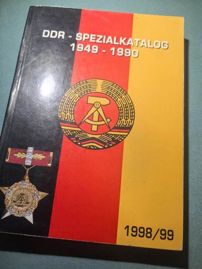 盛世勋华——号角文化勋章邮票专场拍卖第295期 - 东德官方出版 德意志民主共和国的勋章奖章证章  作者Frank Bartel签名 厚达448页