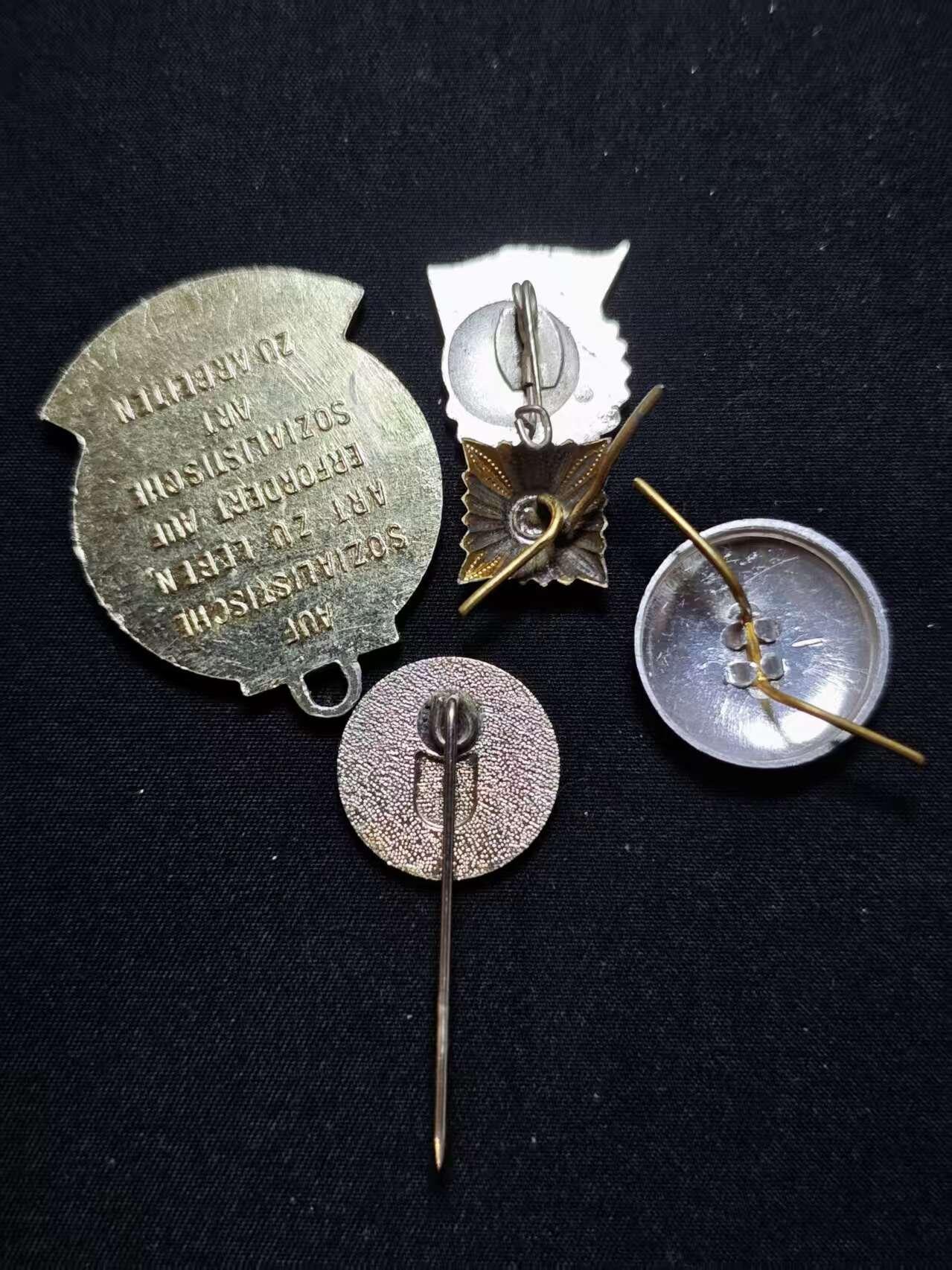 罗岚⭐爱藏⭐甄选专拍第二场-分享拍场赚佣（实体店在建中···） 民主德国勋赏一组（青年积极分子证章 台尔曼胸章）