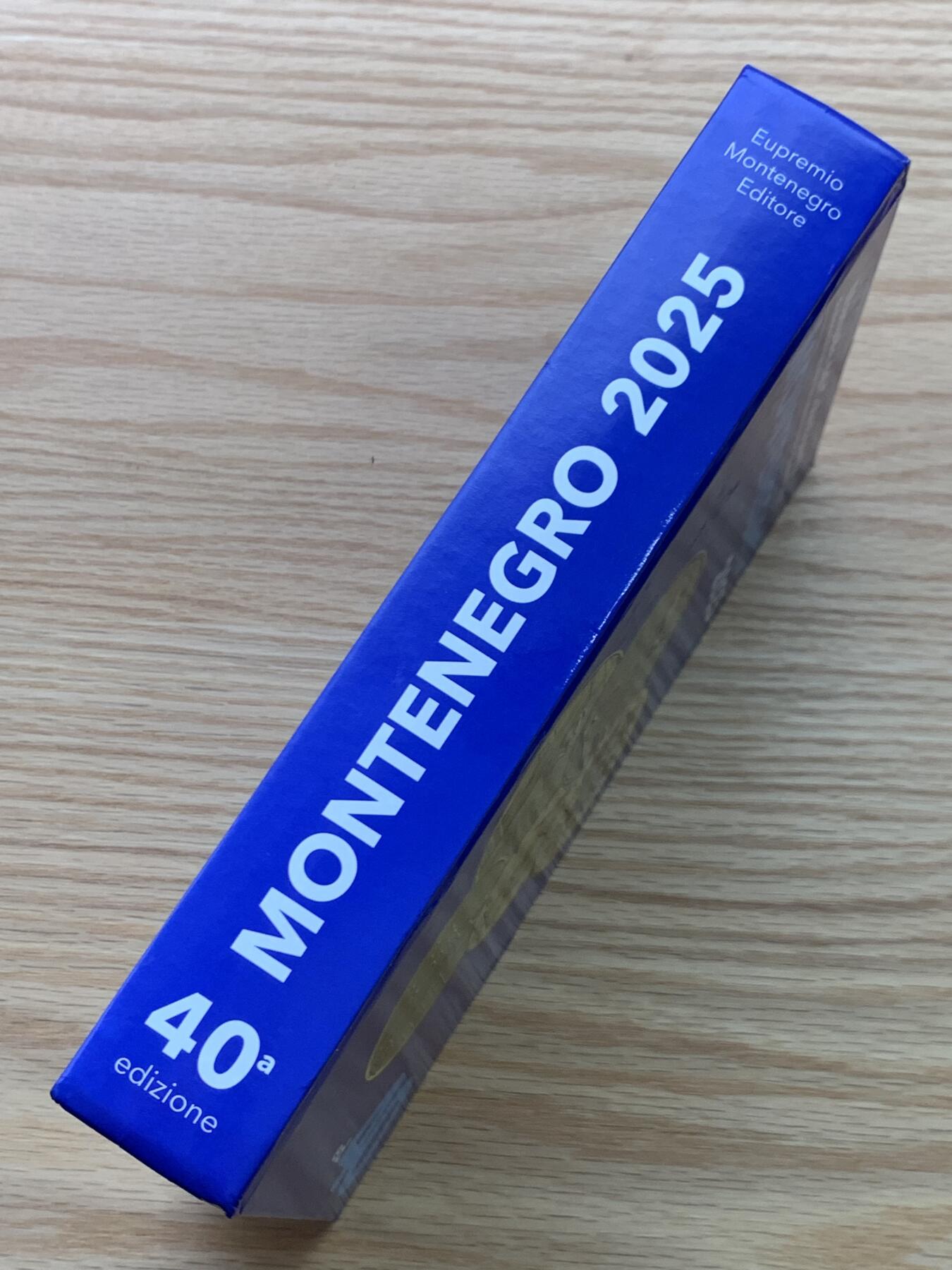 《竞宝斋》第450场 周日，周一，周二  3场连拍 （全场包邮，欢迎送拍） 全新 Montenegro2025意大利钱币目录 最新2025版，全新的价格指南，将近700页的厚度，精装胶板印刷，玩意系必备目录，重约1.2公斤。