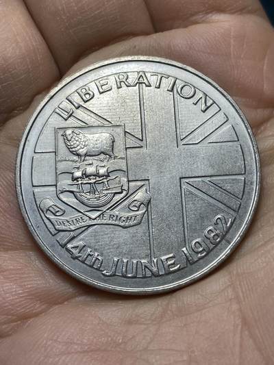 2025年第一百四十二场(总第一百六十八场）高品质英国一线回流散币年末特拍场第二场(免佣金) 英属福克兰群岛🇫🇰1982年50便士(马岛战争胜利纪念币)