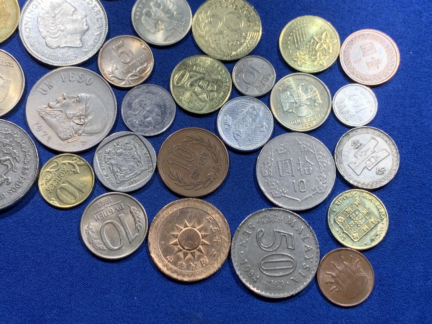 《竞宝斋》第450场 周日，周一，周二  3场连拍 （全场包邮，欢迎送拍） 28枚一组 世界各国钱币 状态见图