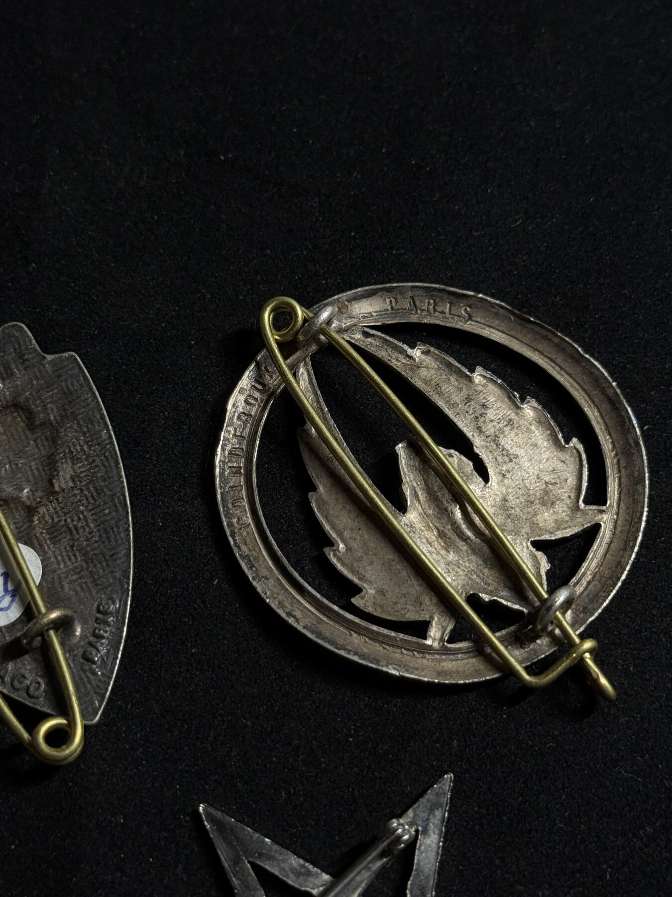 欢庆元旦！戎马世界章牌大赏第109期元旦大拍 法国部队证章一组