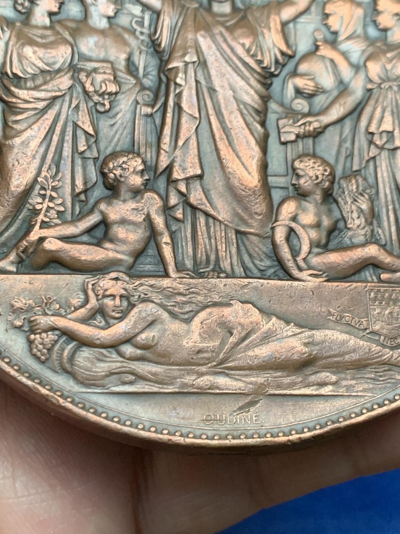 《竞宝斋》第450场 周日，周一，周二  3场连拍 （全场包邮，欢迎送拍） 法国1878年巴黎世博会大铜章 298.6克 86.3mm 烟斗铜标