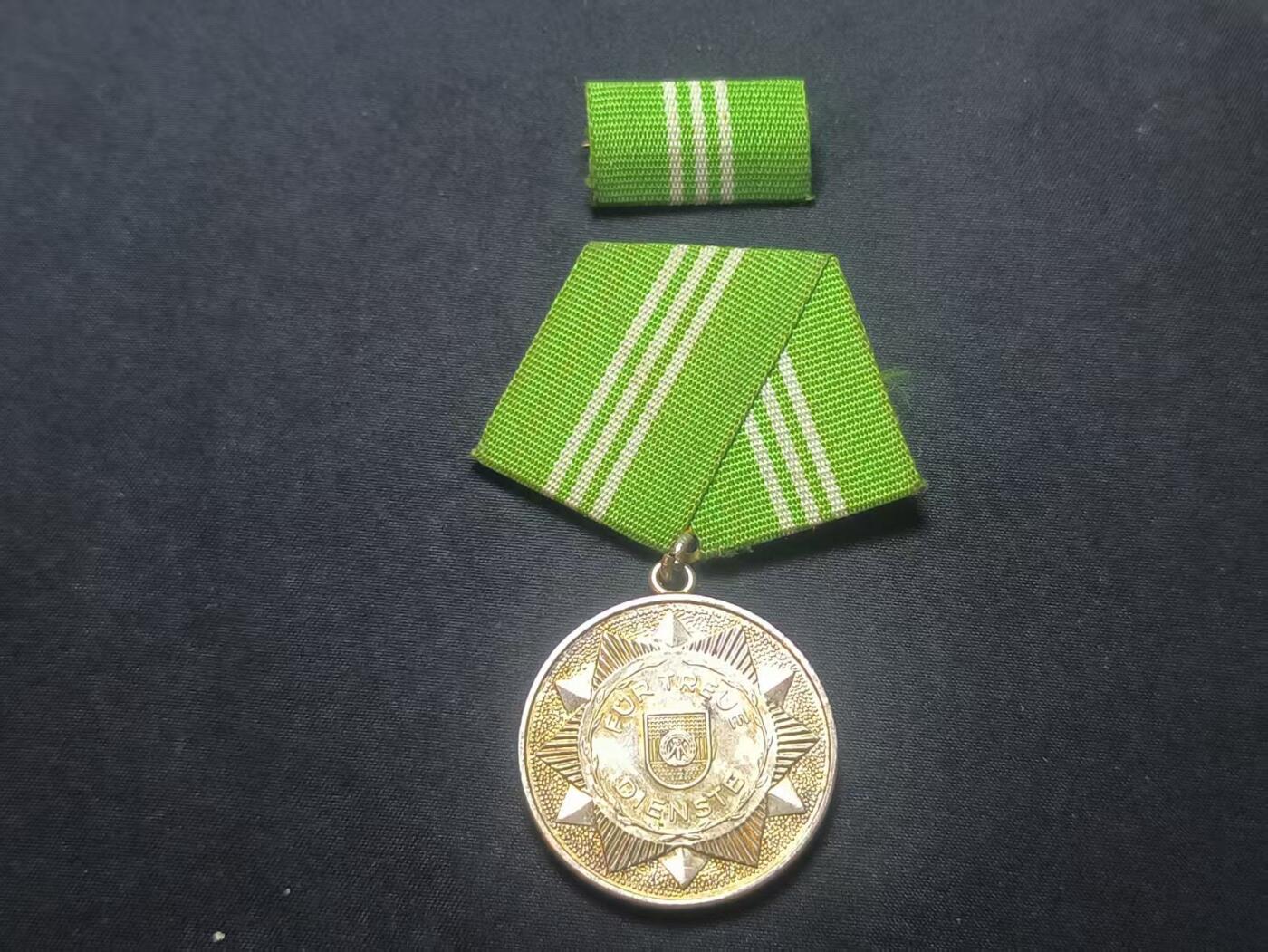 罗岚⭐爱藏⭐甄选专拍第二场-分享拍场赚佣（实体店在建中···） 民主德国内政部人民警察银级忠诚服役奖章带略