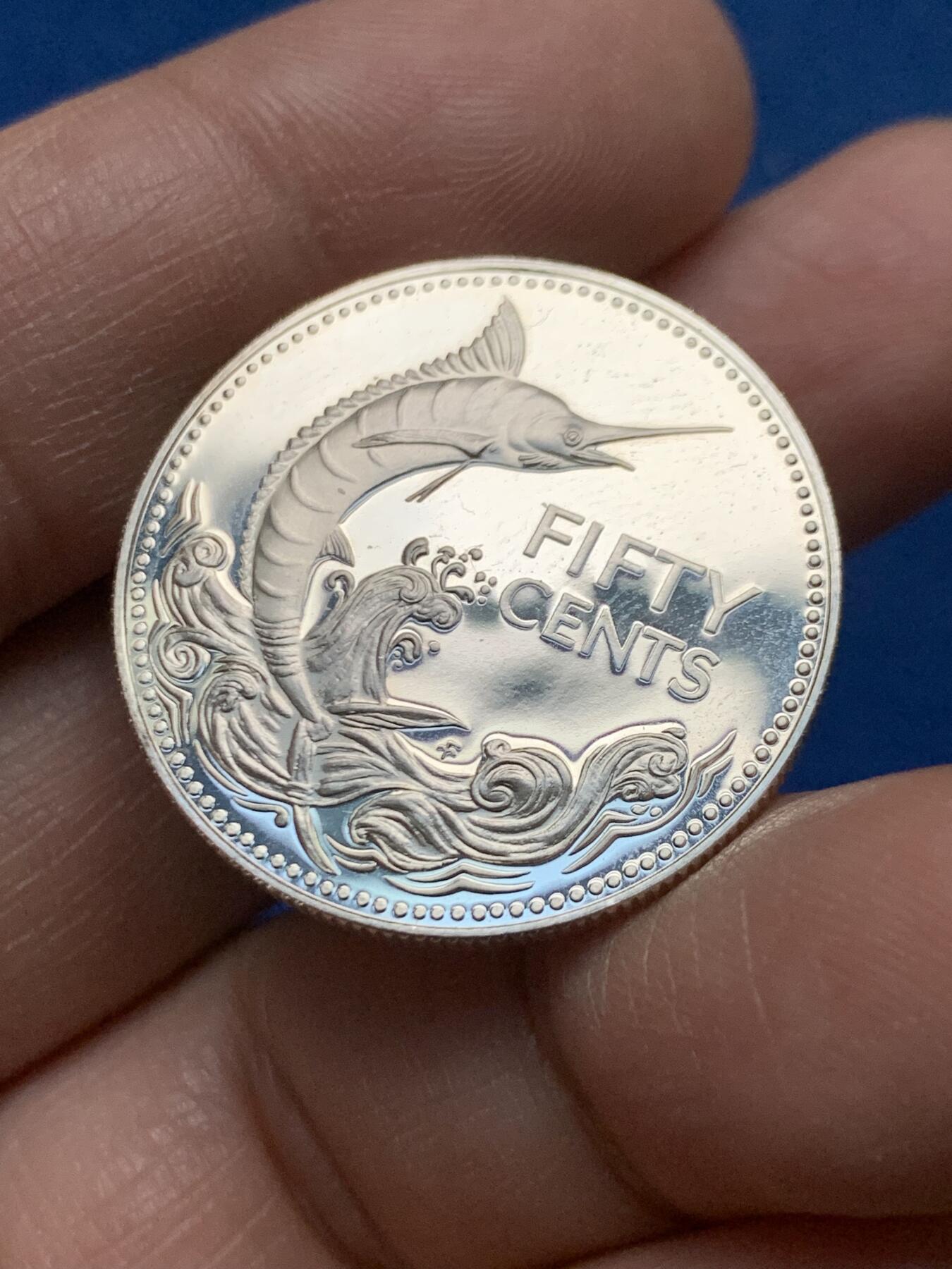 《竞宝斋》第450场 周日，周一，周二  3场连拍 （全场包邮，欢迎送拍） 巴哈马1974年精制50分银币（10.4克，800银）经典现代银币品种，设计精美