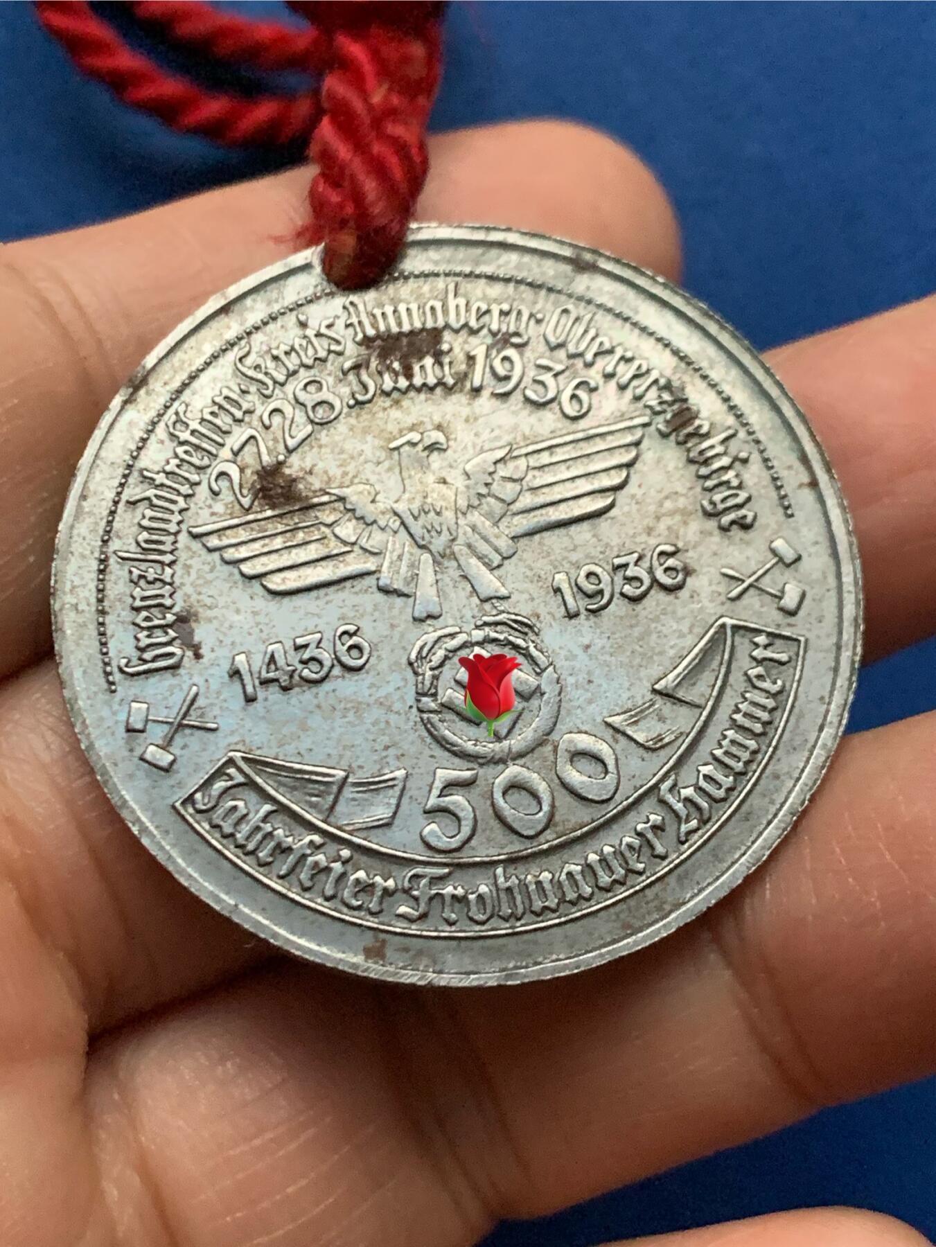 《竞宝斋》第450场 周日，周一，周二  3场连拍 （全场包邮，欢迎送拍） 德国挂式纪念章 带红绳重约21克 少见品种 版别自辨 细节见图