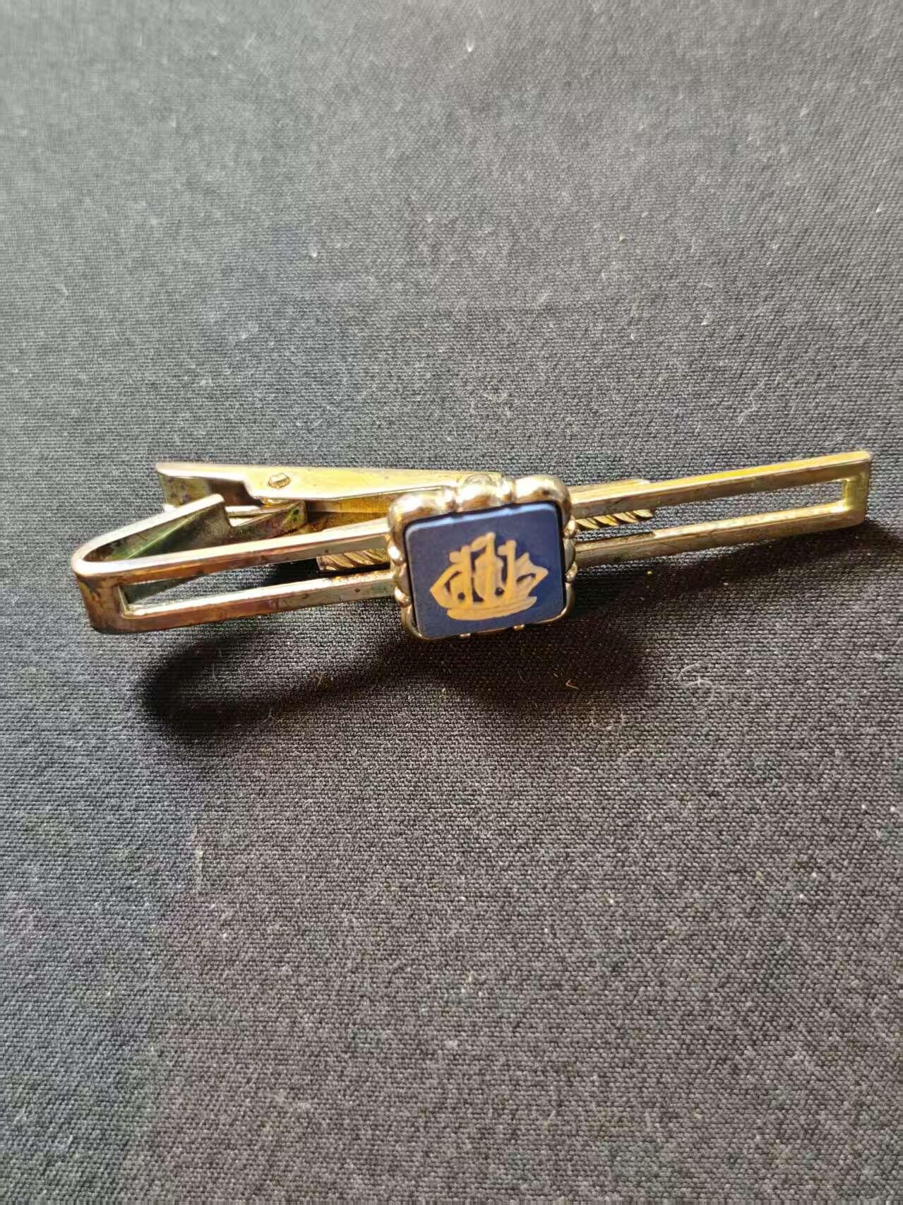 罗岚⭐爱藏⭐甄选专拍第二场-分享拍场赚佣（实体店在建中···） Wedgwood威基伍德 浮雕陶瓷帆船袖口领带夹一套 镀银陶瓷材质