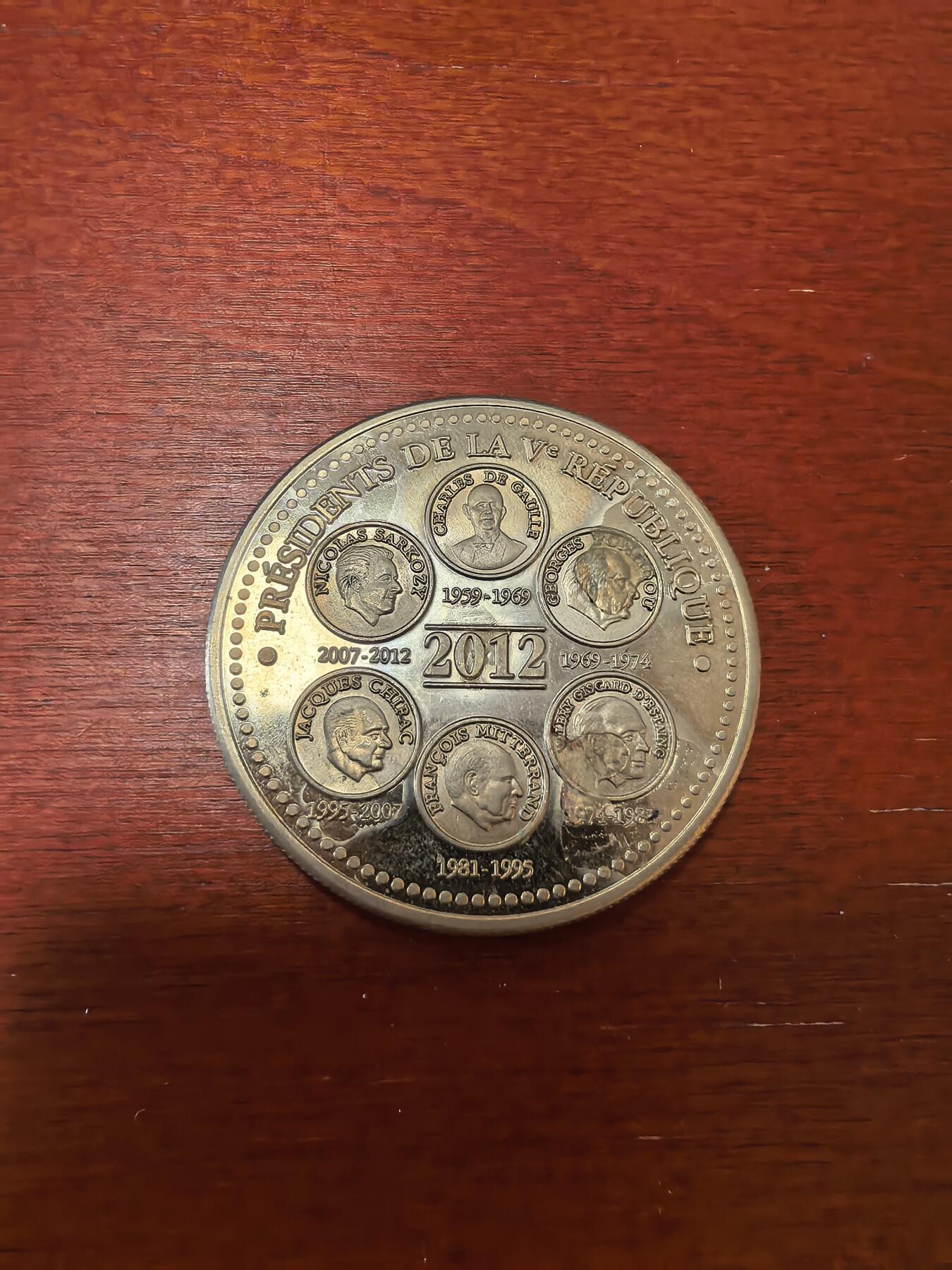 长老汇蛇年精选第八十六场拍卖  2012法国爱丽舍宫6位法国总统铜镍章，31.4克，40MM