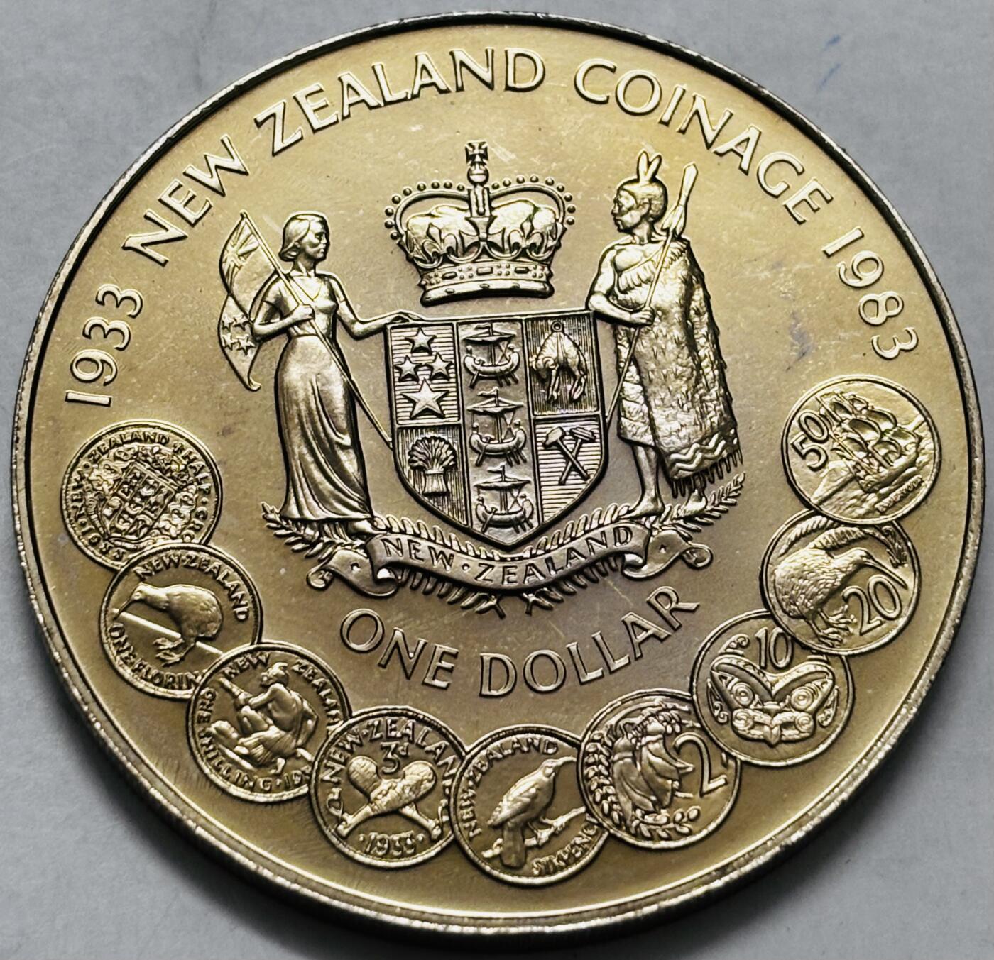 文馨钱币收藏第 286 场，圣诞节专场【 长期接收代拍品低至 0 佣金】 少见全新带原盒新西兰1983年发行1 元克朗纪念币，硬币铸造50周年纪念。