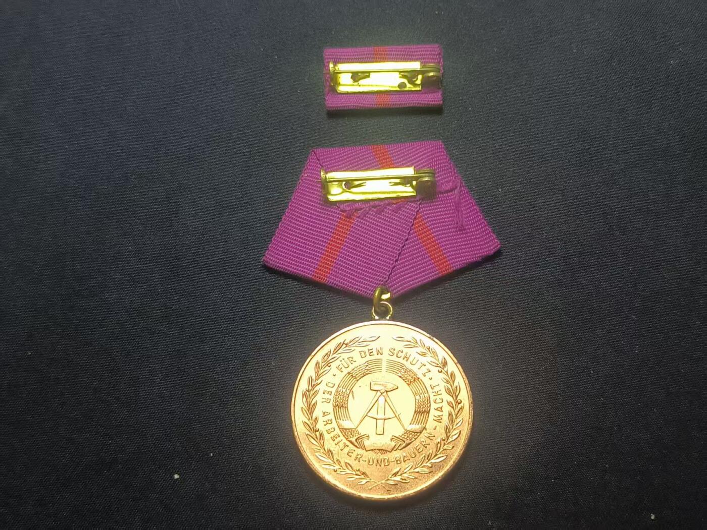 罗岚⭐爱藏⭐甄选专拍第二场-分享拍场赚佣（实体店在建中···） 民主德国铜级民防忠诚服务奖章带略 完美品