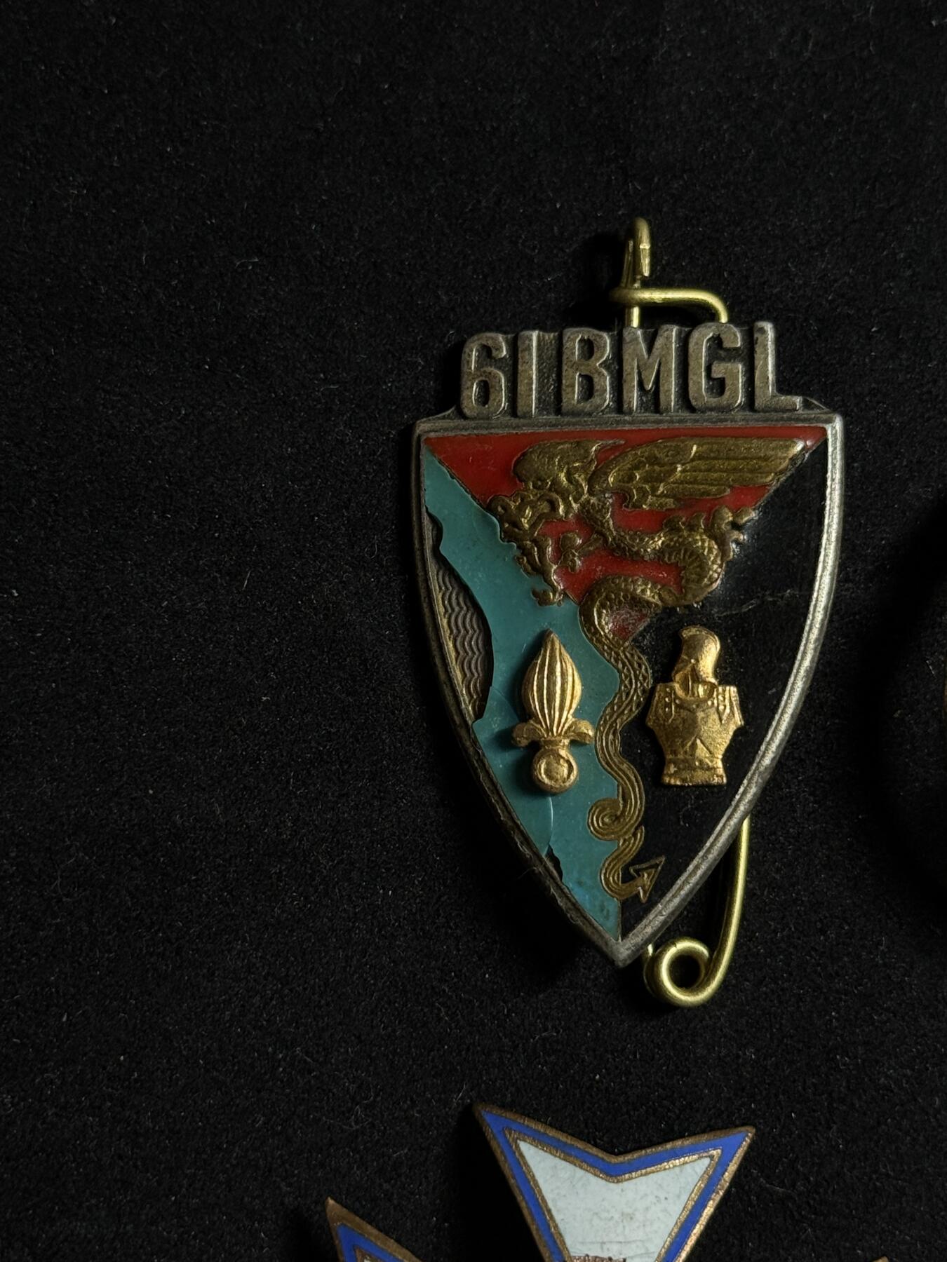 欢庆元旦！戎马世界章牌大赏第109期元旦大拍 法国部队证章一组