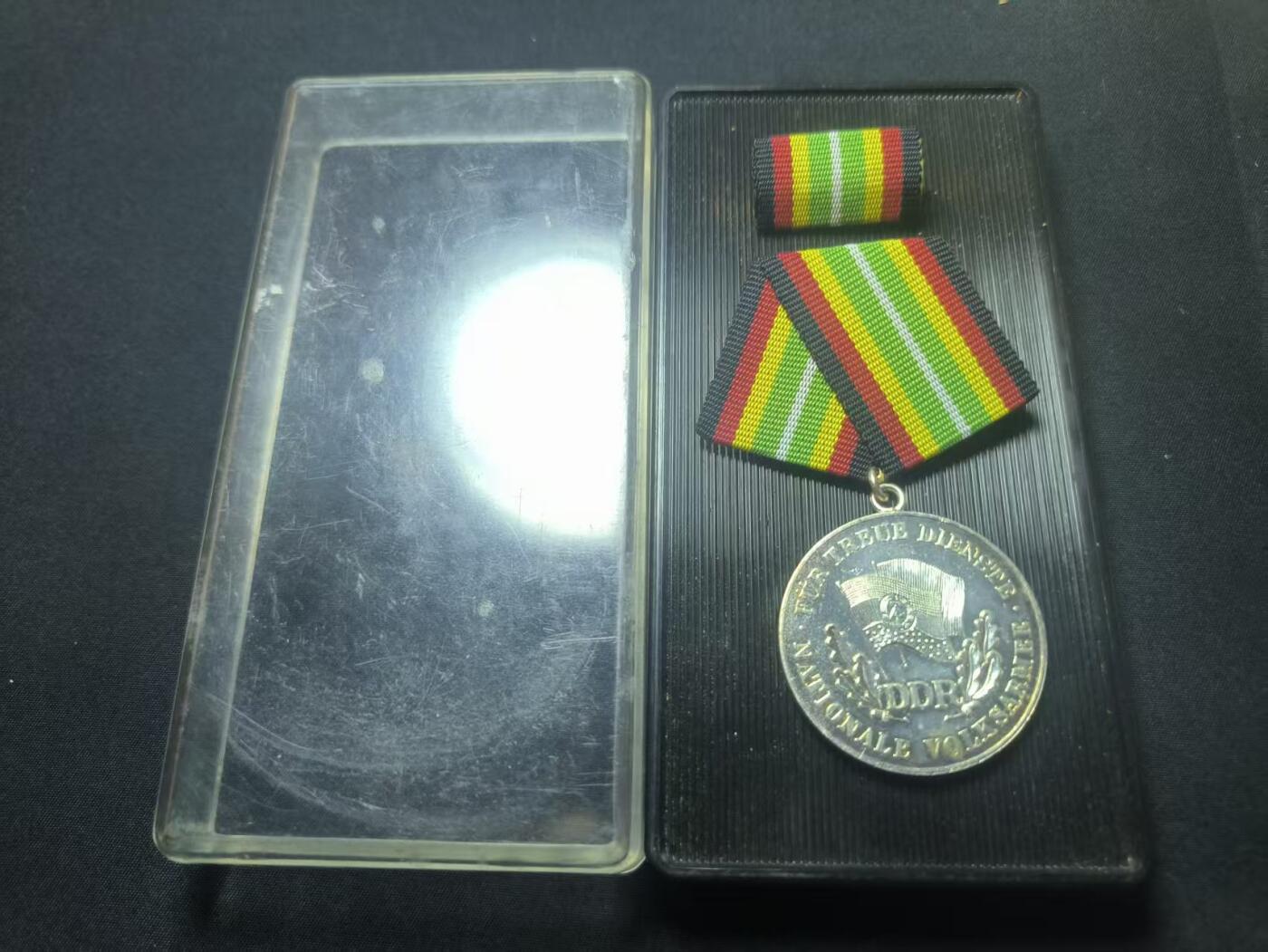 罗岚⭐爱藏⭐甄选专拍第二场-分享拍场赚佣（实体店在建中···） 民主德国人民军银级忠诚服役奖章带盒略