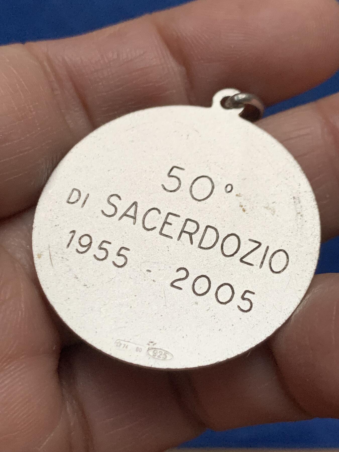 《竞宝斋》第450场 周日，周一，周二  3场连拍 （全场包邮，欢迎送拍） 1955-2005年神职人员50周年纪念银章 8.18克 34.8mm 925银