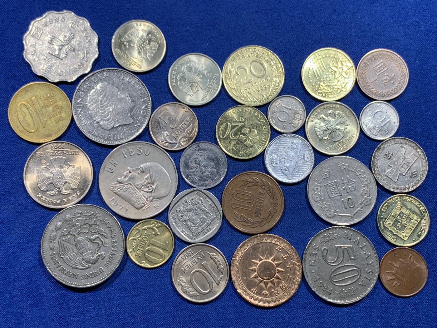 《竞宝斋》第450场 周日，周一，周二  3场连拍 （全场包邮，欢迎送拍） 28枚一组 世界各国钱币 状态见图