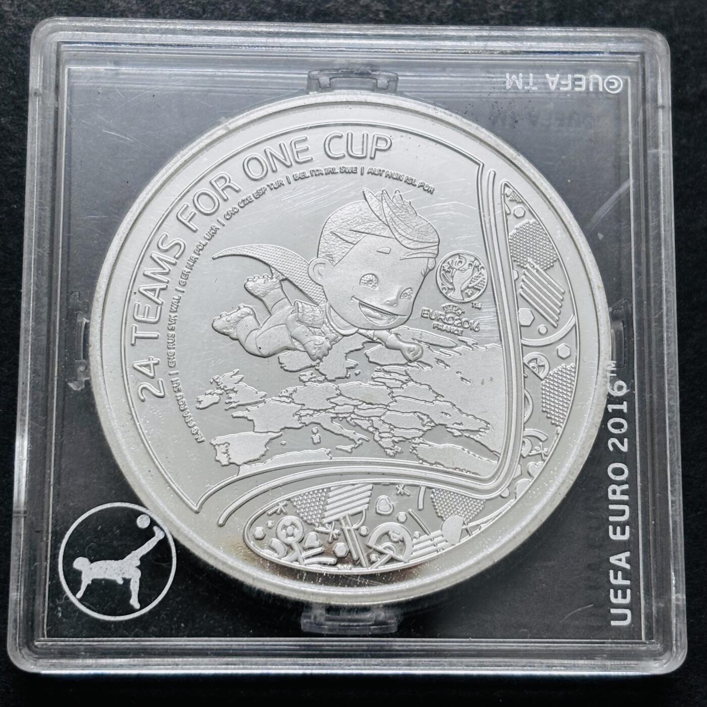 文馨钱币收藏第 286 场，圣诞节专场【 长期接收代拍品低至 0 佣金】 全新带原盒   2016年法国欧洲杯铜镀银纪念章