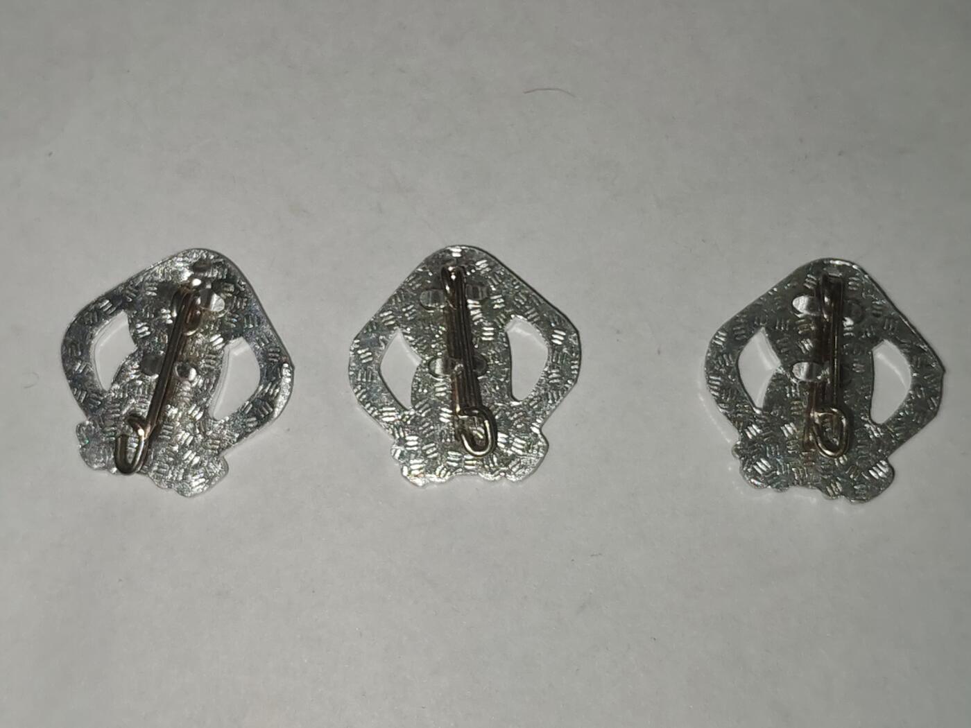 韵星假日拍卖第三十三期 -- Rimey Holidays Auction 33 民主德国银级体育技能证章mini一组