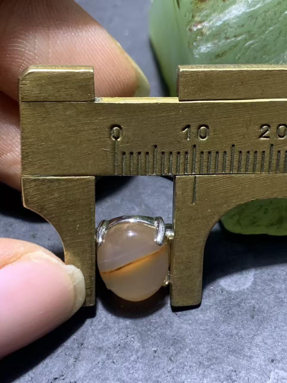 精美荔枝冻飘红南红玛瑙活口戒指一枚