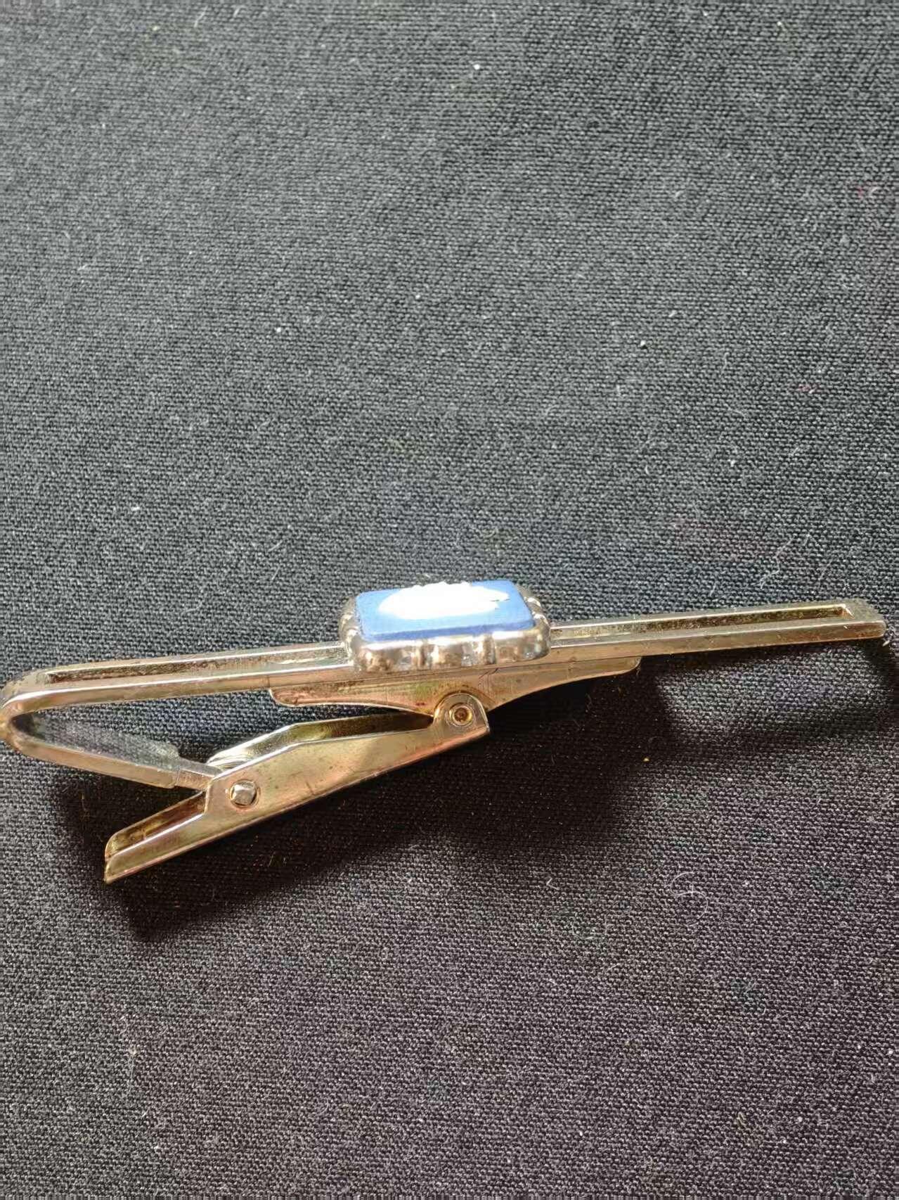 罗岚⭐爱藏⭐甄选专拍第二场-分享拍场赚佣（实体店在建中···） Wedgwood威基伍德 浮雕陶瓷帆船袖口领带夹一套 镀银陶瓷材质