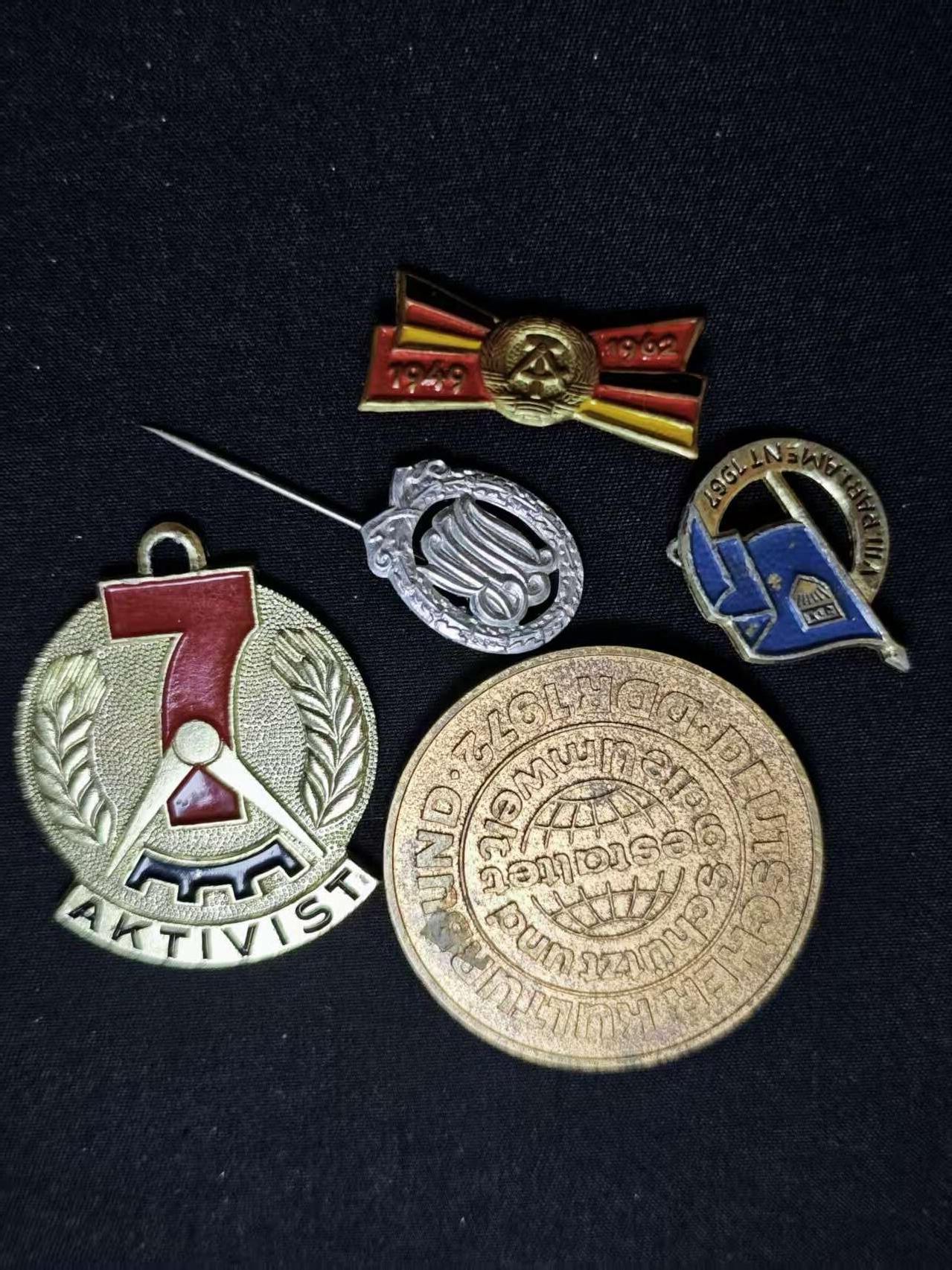 罗岚⭐爱藏⭐甄选专拍第二场-分享拍场赚佣（实体店在建中···） 民主德国勋赏一组（德国钟表工业25周年 文化联盟25周年纪念）