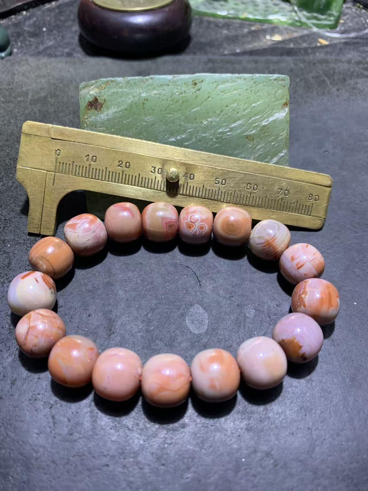 川料南红玛瑙老形桶珠手串一条，