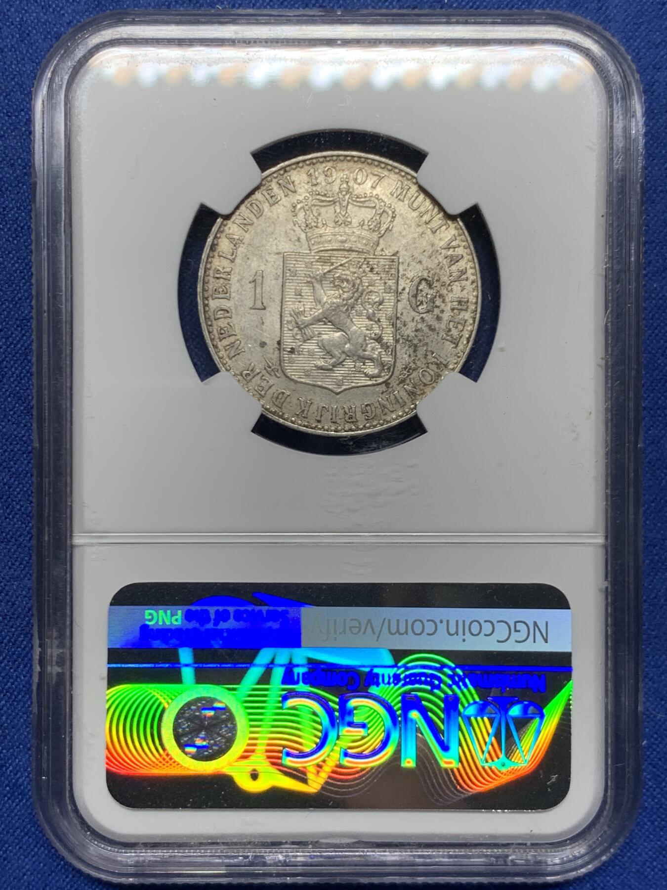 《竞宝斋》第450场 周日，周一，周二  3场连拍 （全场包邮，欢迎送拍） NGC UNCD 荷兰1907威廉敏娜少女头银币，好品相，轻度清洗痕迹，这个品种上UNC本来就已经非常不容易了，品相不错